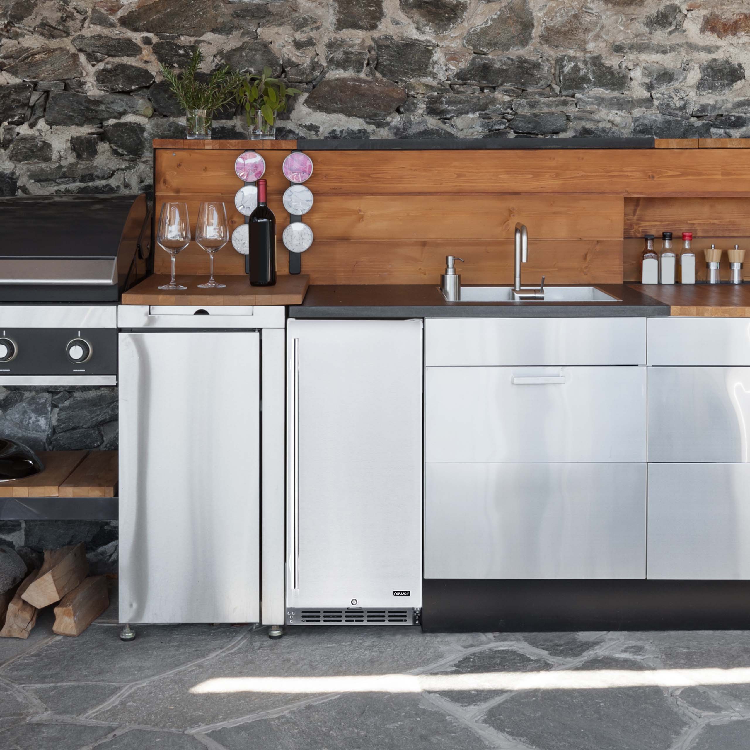 Alt View 2. NewAir - 15" Built-in 90 Can Outdoor Beverage Fridge in Weatherproof Stainless Steel with Auto-Closing Door - Stainless Steel.