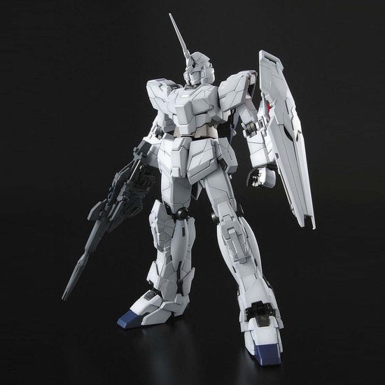 BANDAI NAMCO Entertainment Gundam MG 1/100 RX 0 Unicorn Gundam