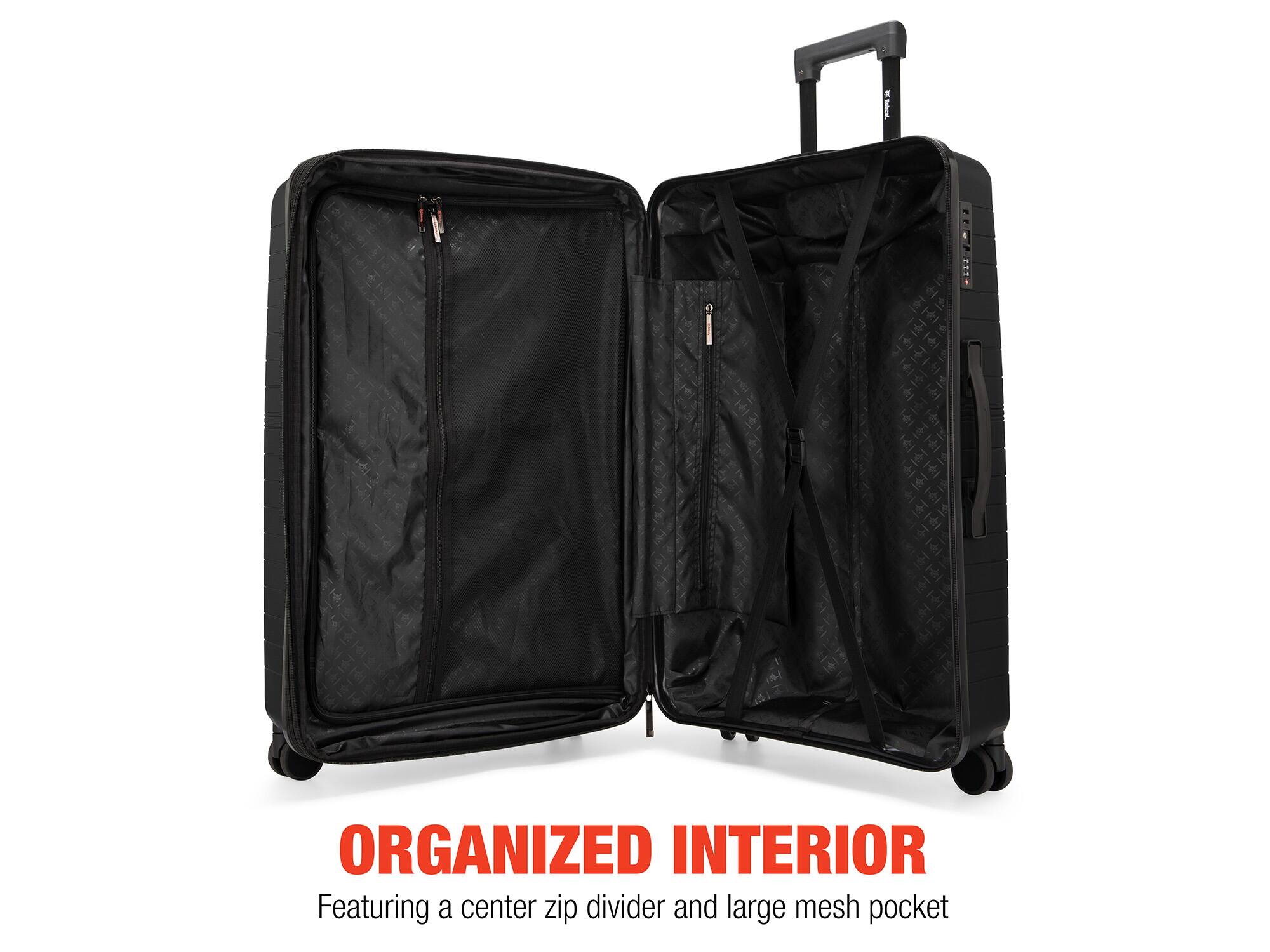 ORGANIZED INTERIOR
Featuring a center zip divider and large mesh pocket