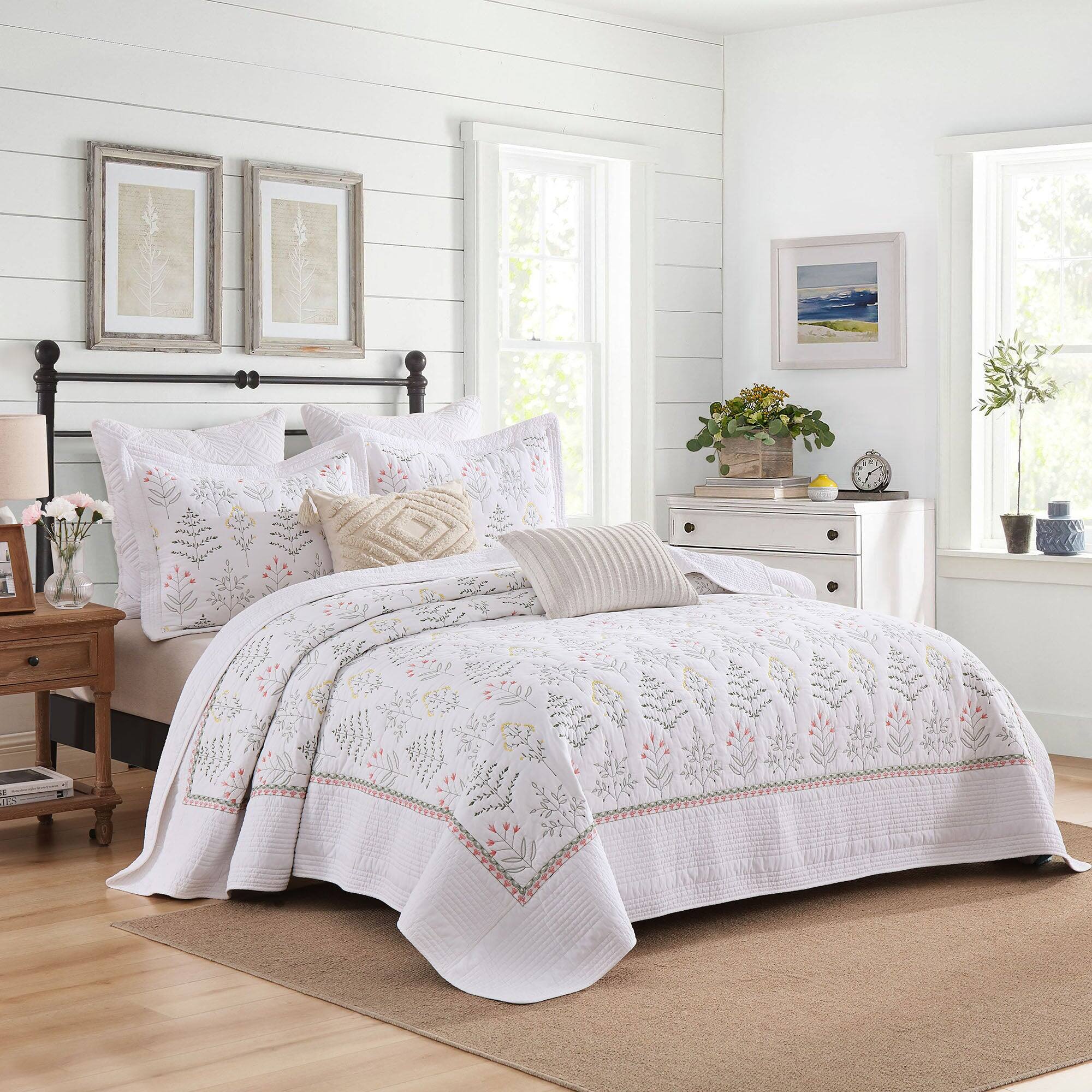 Angle. MarCielo - MarCielo 3Pcs 100% Cotton Botanical Elegance Quilted Bedspread Set - White.
