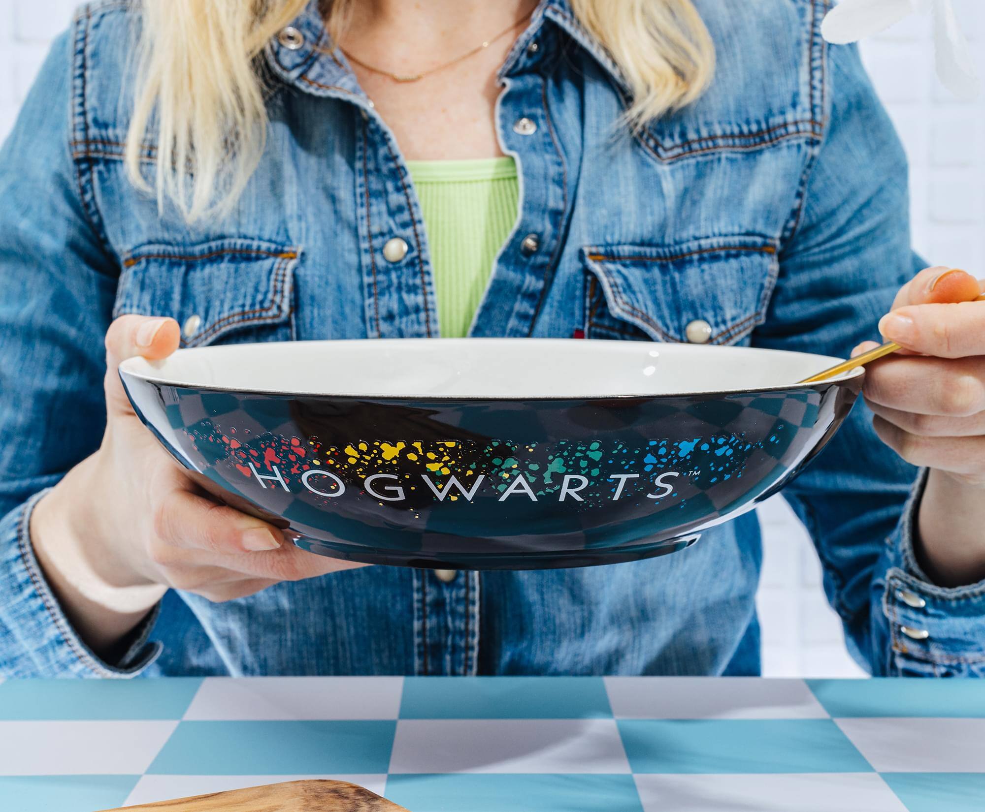 Alt View 3. Silver Buffalo - Harry Potter Hogwarts Crest 9-Inch Ceramic Coupe Dinner Bowl - Black.