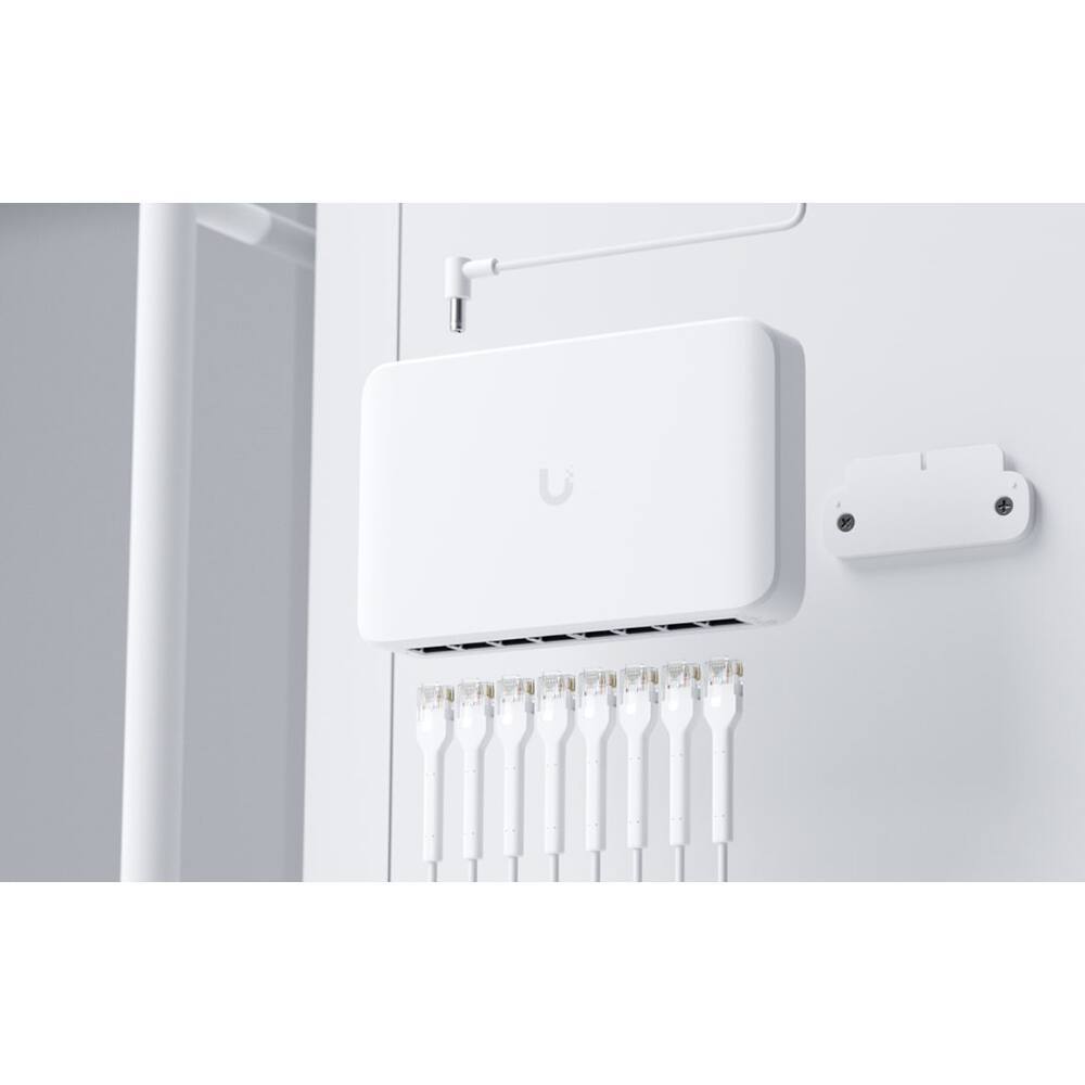 Alt View 3. Ubiquiti - Lite 8-Port Gigabit PoE+ Compliant Managed Switch USW-Lite-8-POE - White.