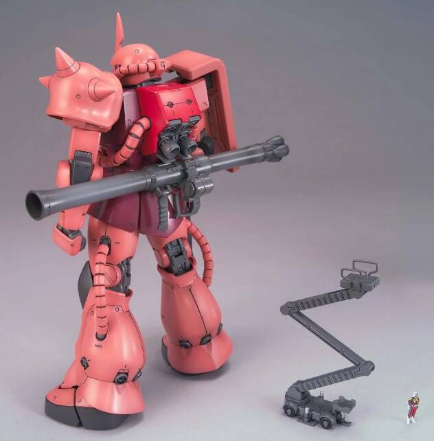 Left. Bandai - Mobile Suit Gundam MG 1/100 MS-06S Char's Zaku II (Ver. 2.0).