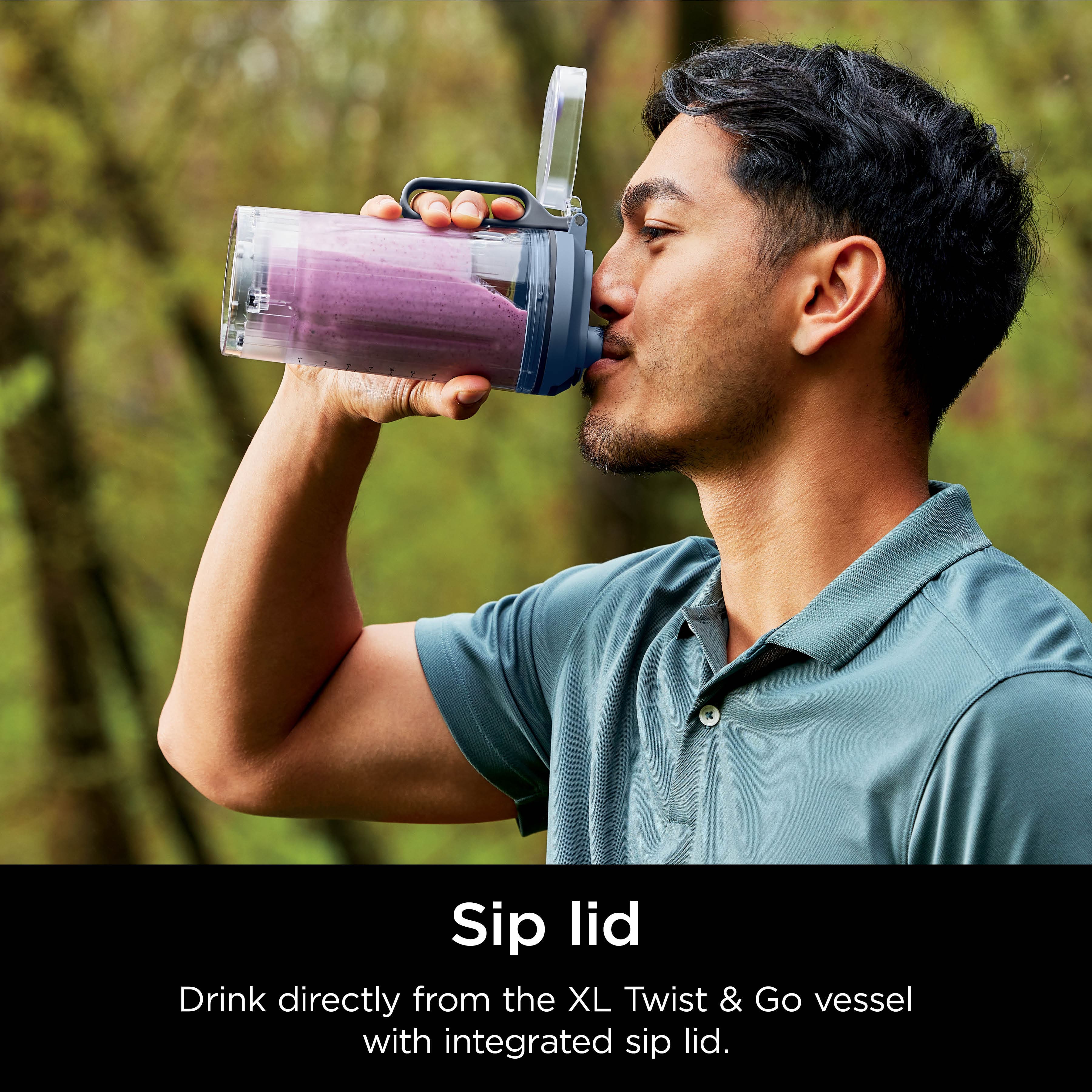 Sip lid: Drink directly from the XL Twist & Go vessel with integrated sip lid.