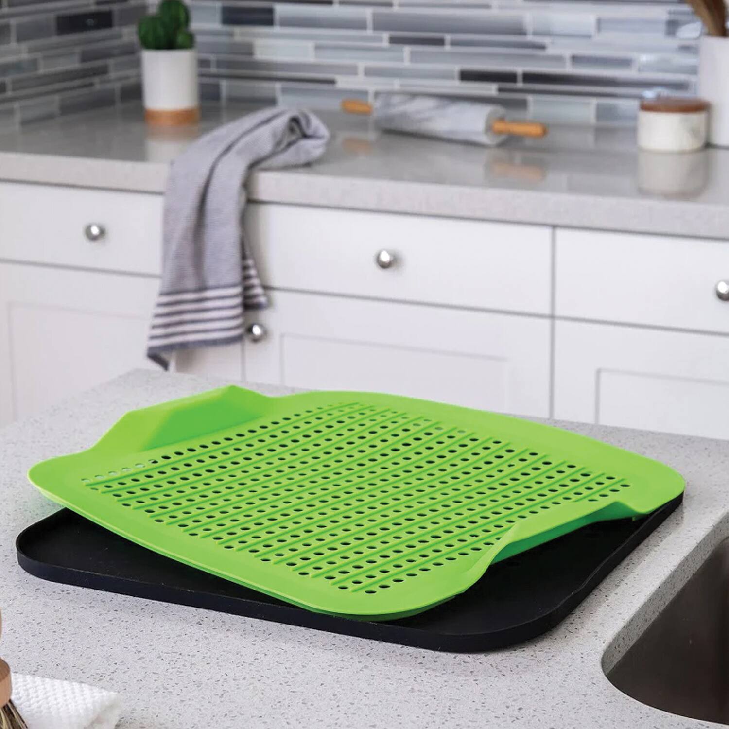 Left. Better Houseware - Better Houseware 3420/g 2-piece Silicone Drying Mat (black/green) - green.