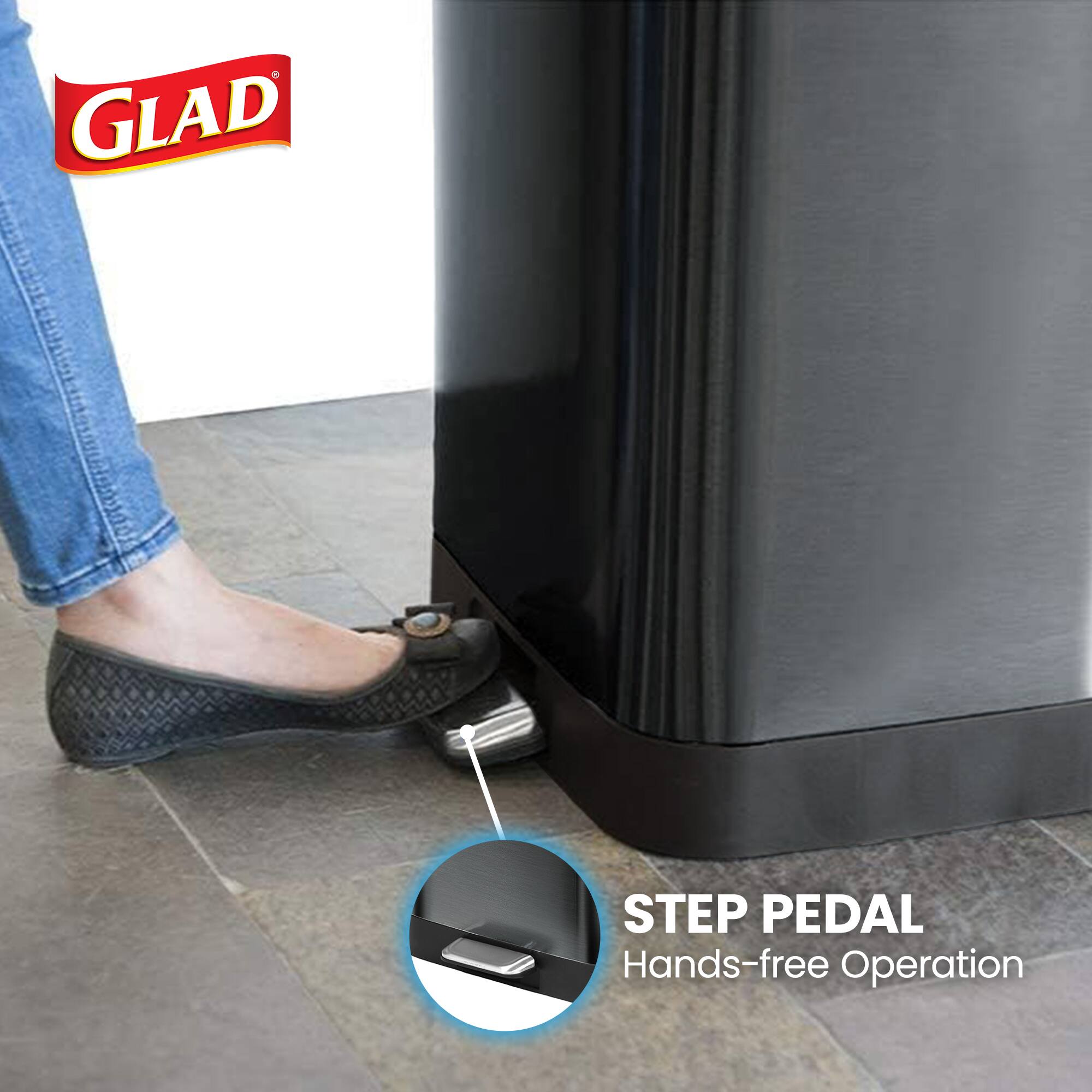 GLAD STEP PEDAL  
Hands-free Operation