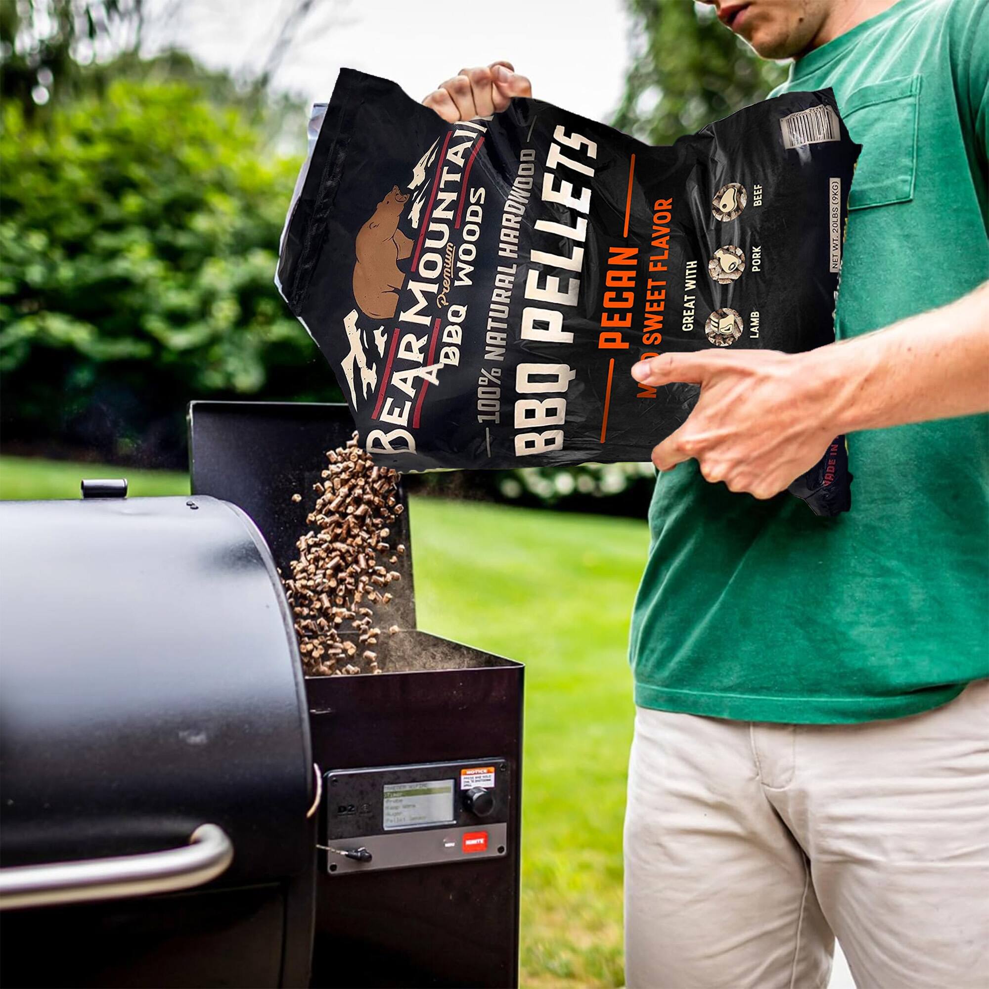 SOOOM HARDWOOD PELLETS FLAVOR BEARMOUNTAIN PECAN WITH BBQ NATURAL SWEET GREAT BEAR 100% M BBQ - BEEF PORK LAMB 61 NETWT.200855(9KO) NET