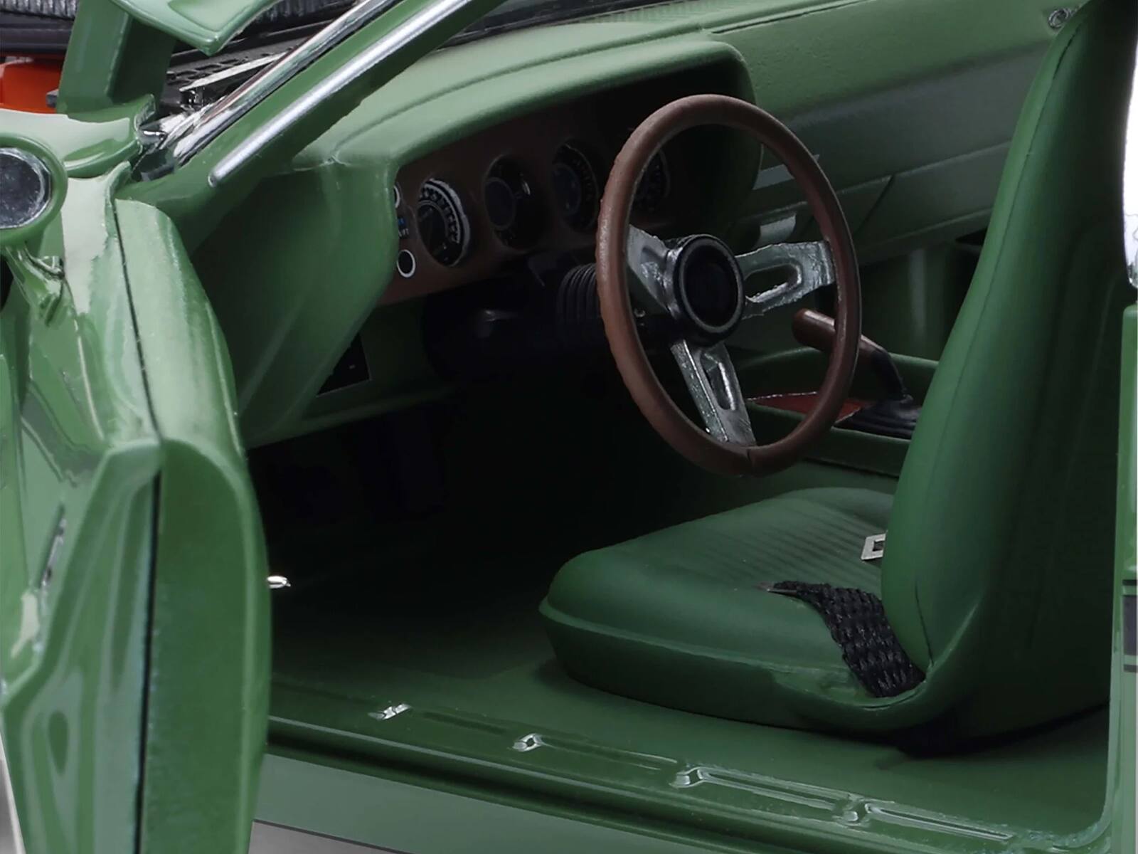 Back. Greenlight - 1970 Dodge Challenger R/T Hemi F8 Green with Black Stripes and Green Interior "Mr. Norm's Challenger" 1/18 - Green and Black.