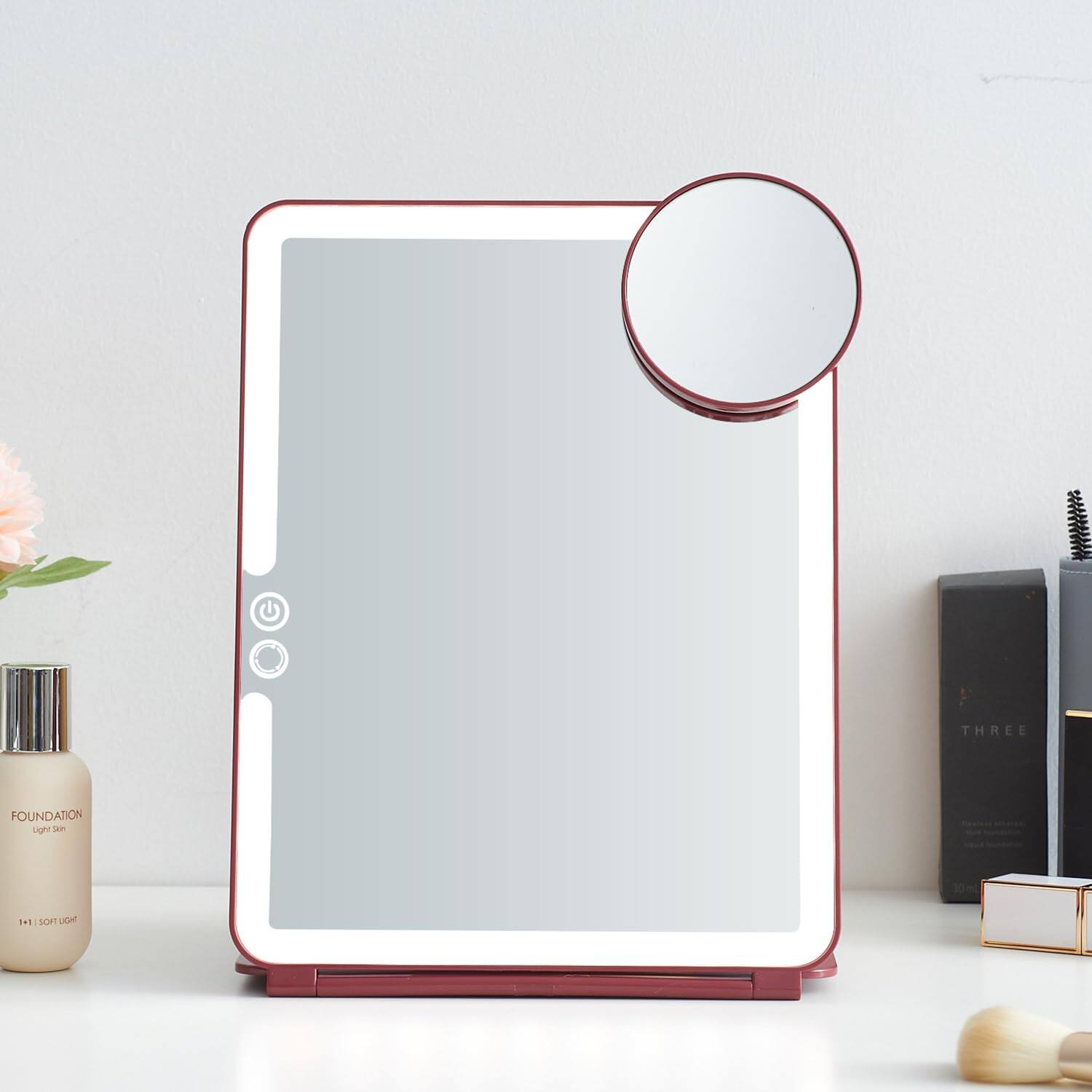 THREE FOUNDATION Light Skin  
1+1 SOFT LIGHT  

THREE