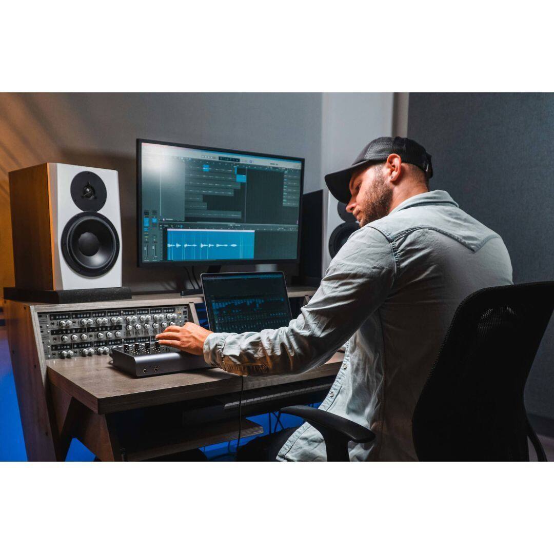 Angle. Audient - Audient iD44 MKII 20in/24out USB Audio Interface.