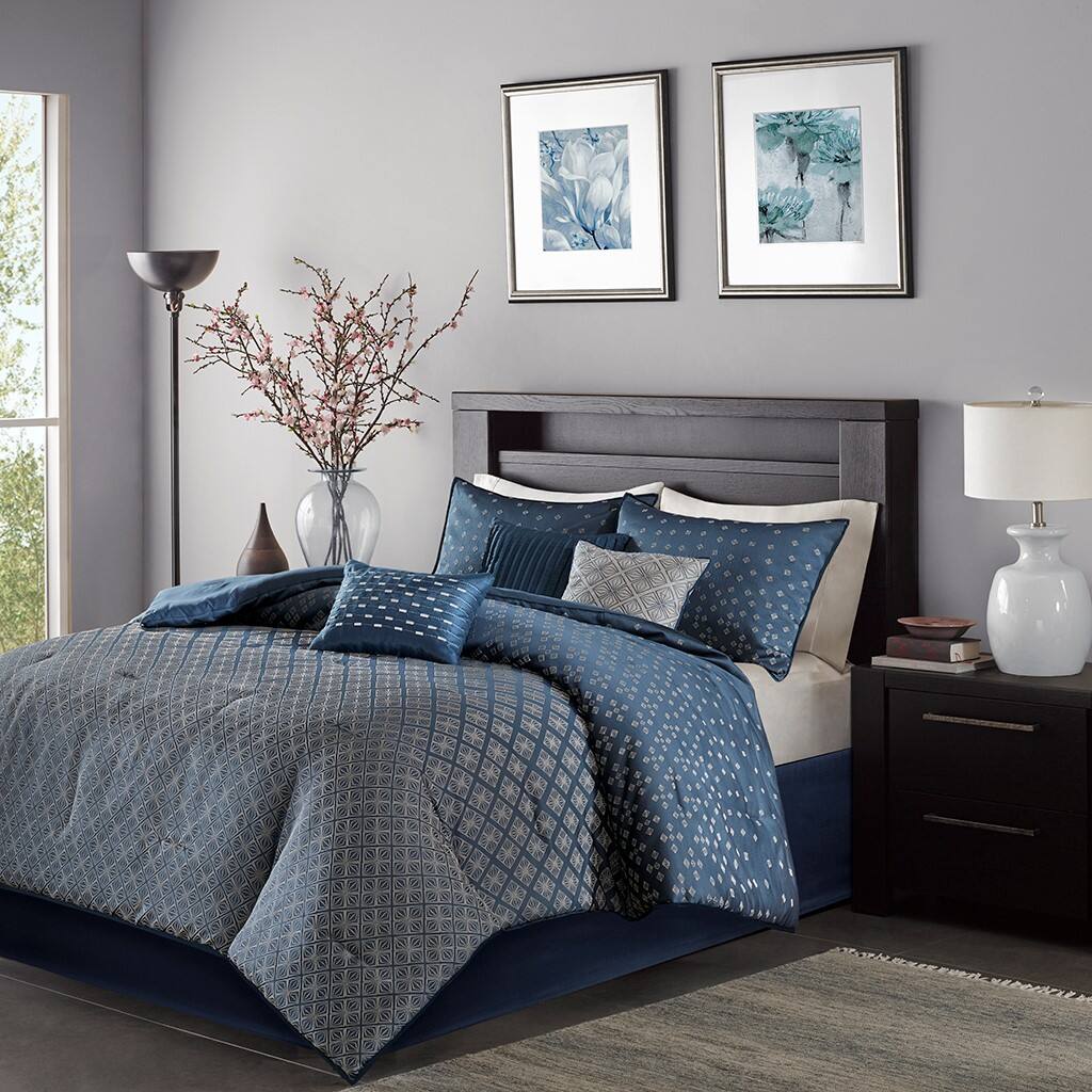 Alt View 4. Gracie Mills - Gracie Mills Pasquale Ombre Jacquard Duvet Cover Set - Navy.