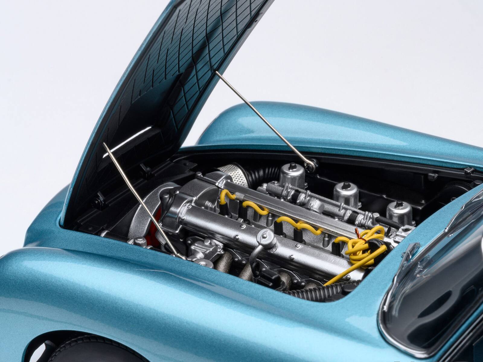 Alt View 3. Autoart - Aston Martin DB5 RHD (Right Hand Drive) Caribbean Pearl Blue Metallic 1/18 Model Car by Autoart.