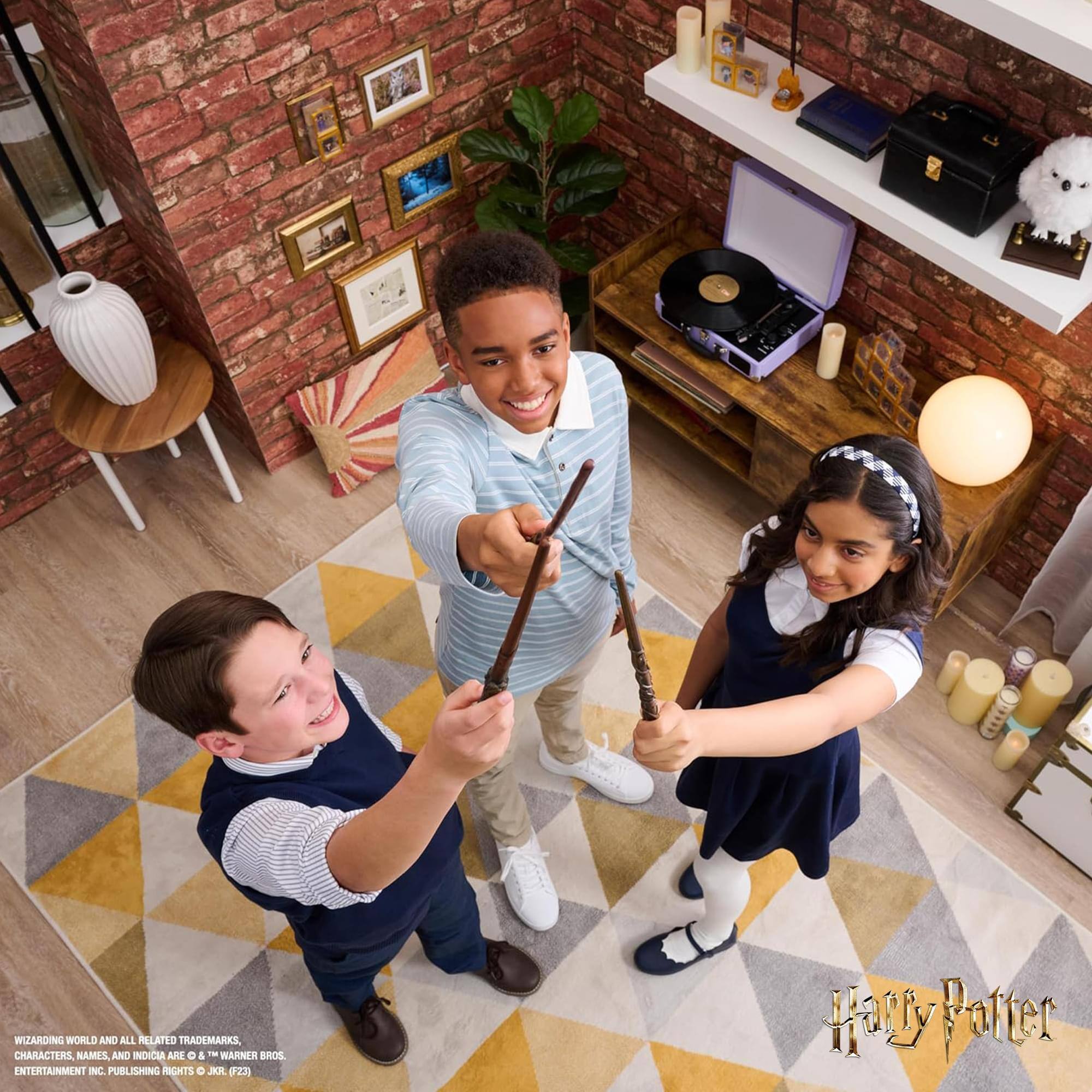 WIZARDING WORLD AND ALL RELATED TRADEMARKS, CHARACTERS, NAMES, AND INDICIA ARE © & ™ WARNER BROS. ENTERTAINMENT INC. PUBLISHING RIGHTS © JKR (23). Harry Potter