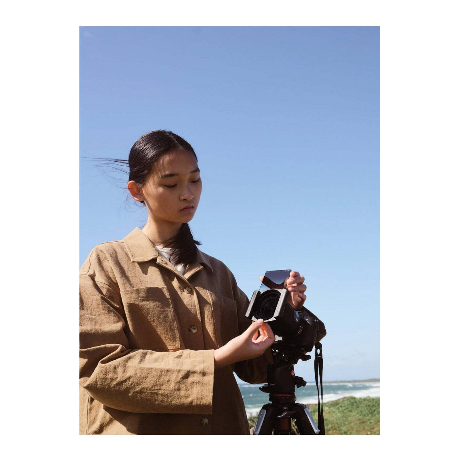 Left. Urth - Urth 86mm CPL Filter with Rotating Adapter for Square Filter Holder (Black).