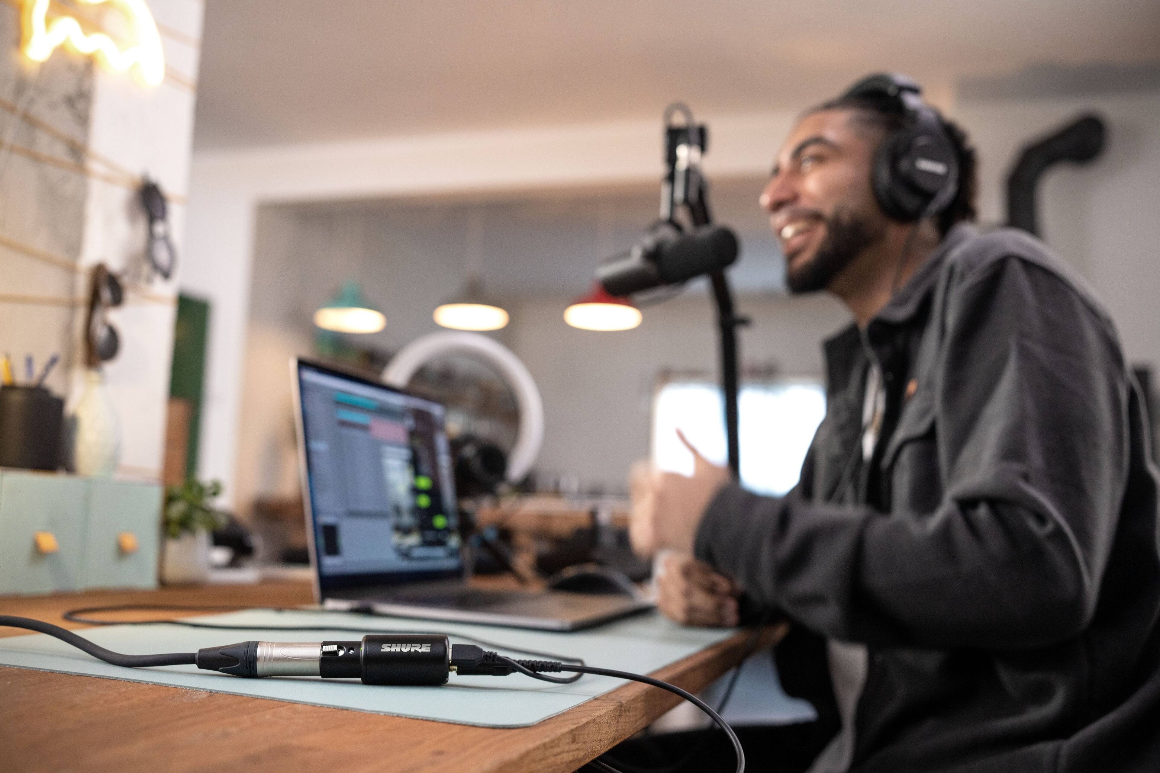 Alt View 3. Shure - MVX2U Gen 2 Digital Audio Interface - Black.