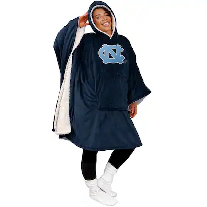 Front. Pegasus - North Carolina Tar Heels 60" x 80" Logo Patch Team Color Bloncho with Sherpa - Multicolor.