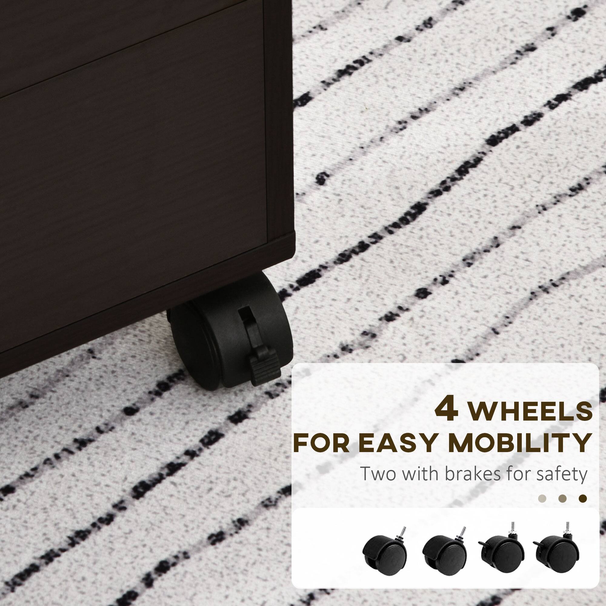 4 WHEELS FOR EASY MOBILITY
Two with brakes for safety