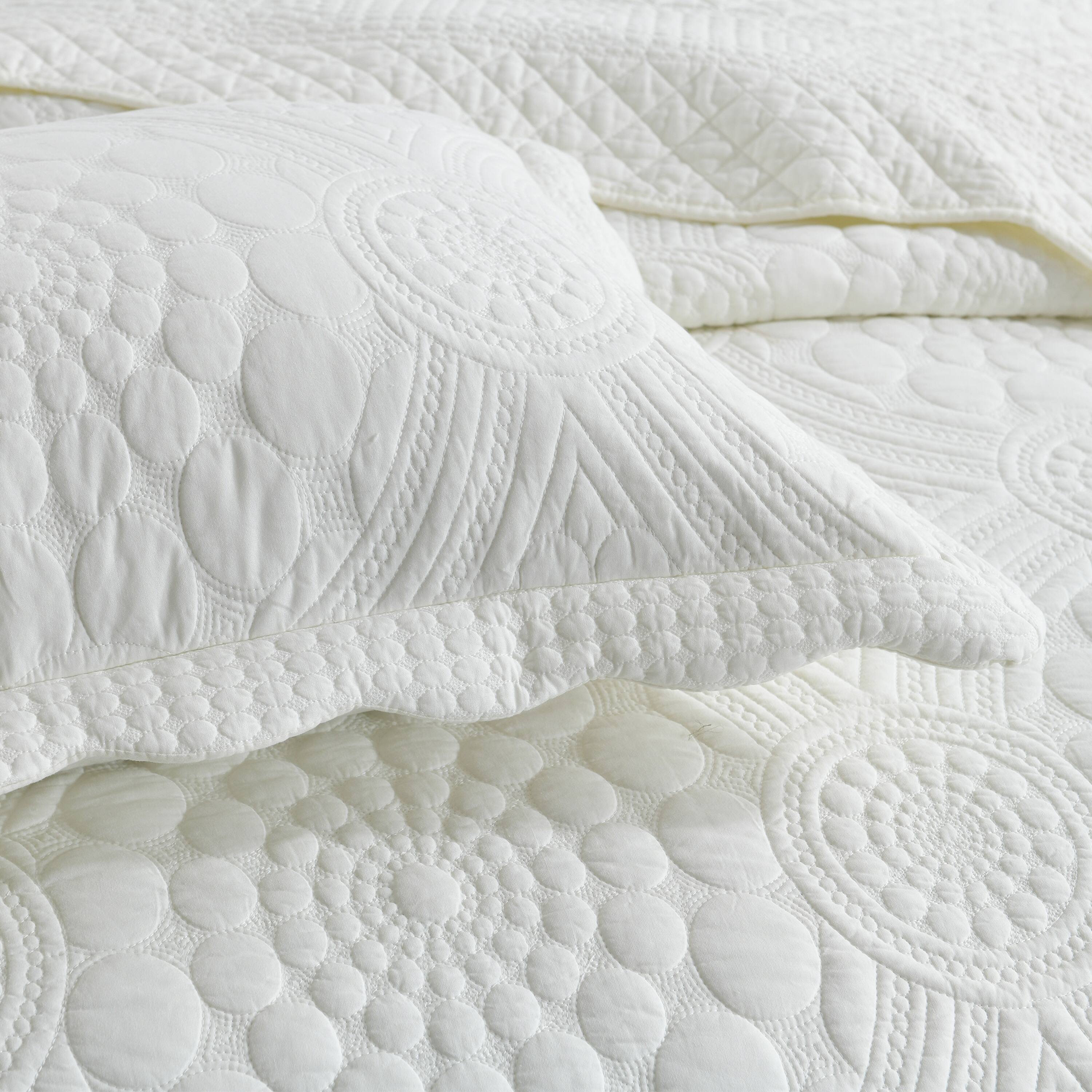 Alt View 1. MarCielo - Marcielo 3 Piece 100% Cotton Oversized Bedspread Lightweight Quilt Set - White.