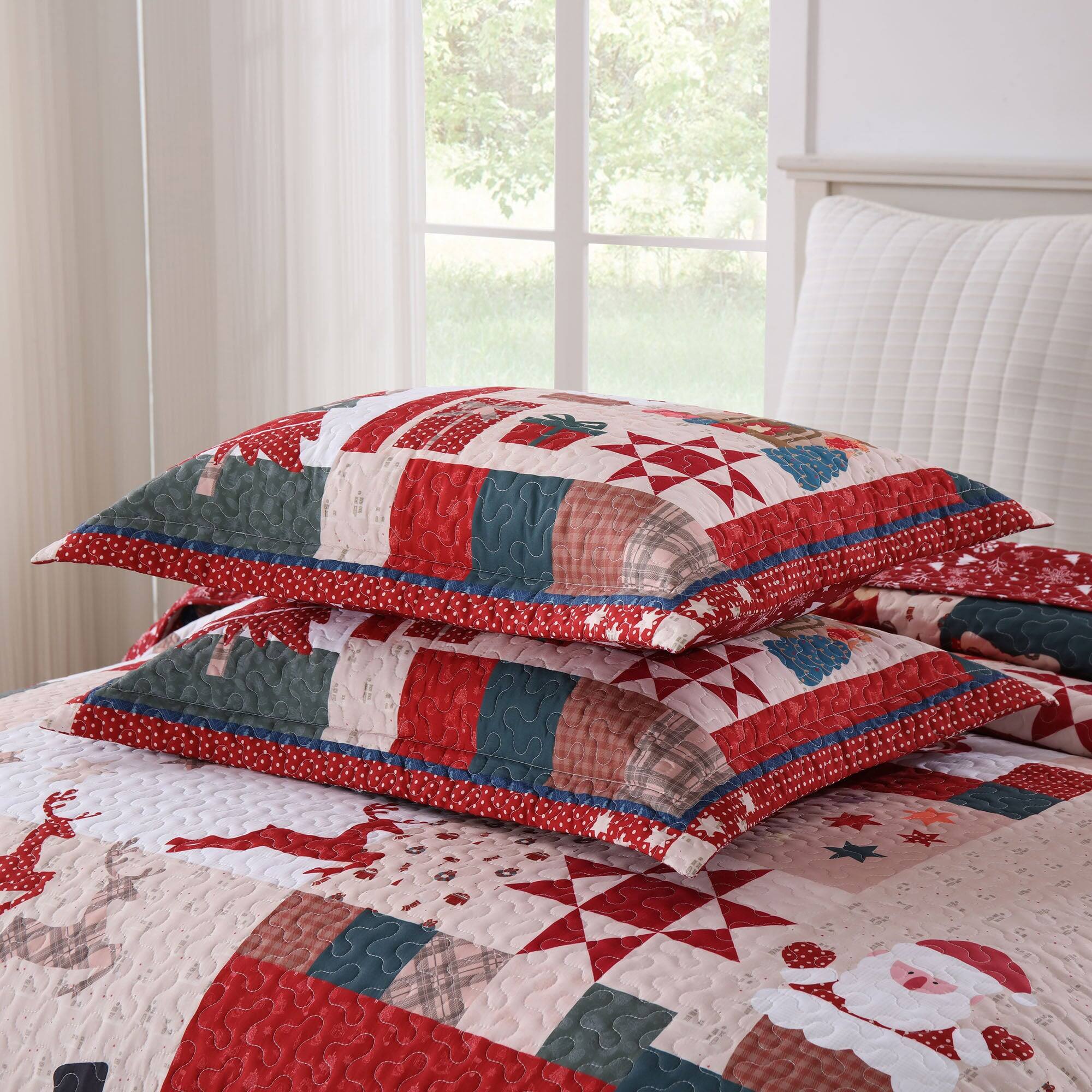 Left. MarCielo - MarCielo 2/3 PCS Vintage Christmas Stockings Polyester Quilt Set Reversible Holiday Bedspread - Red.