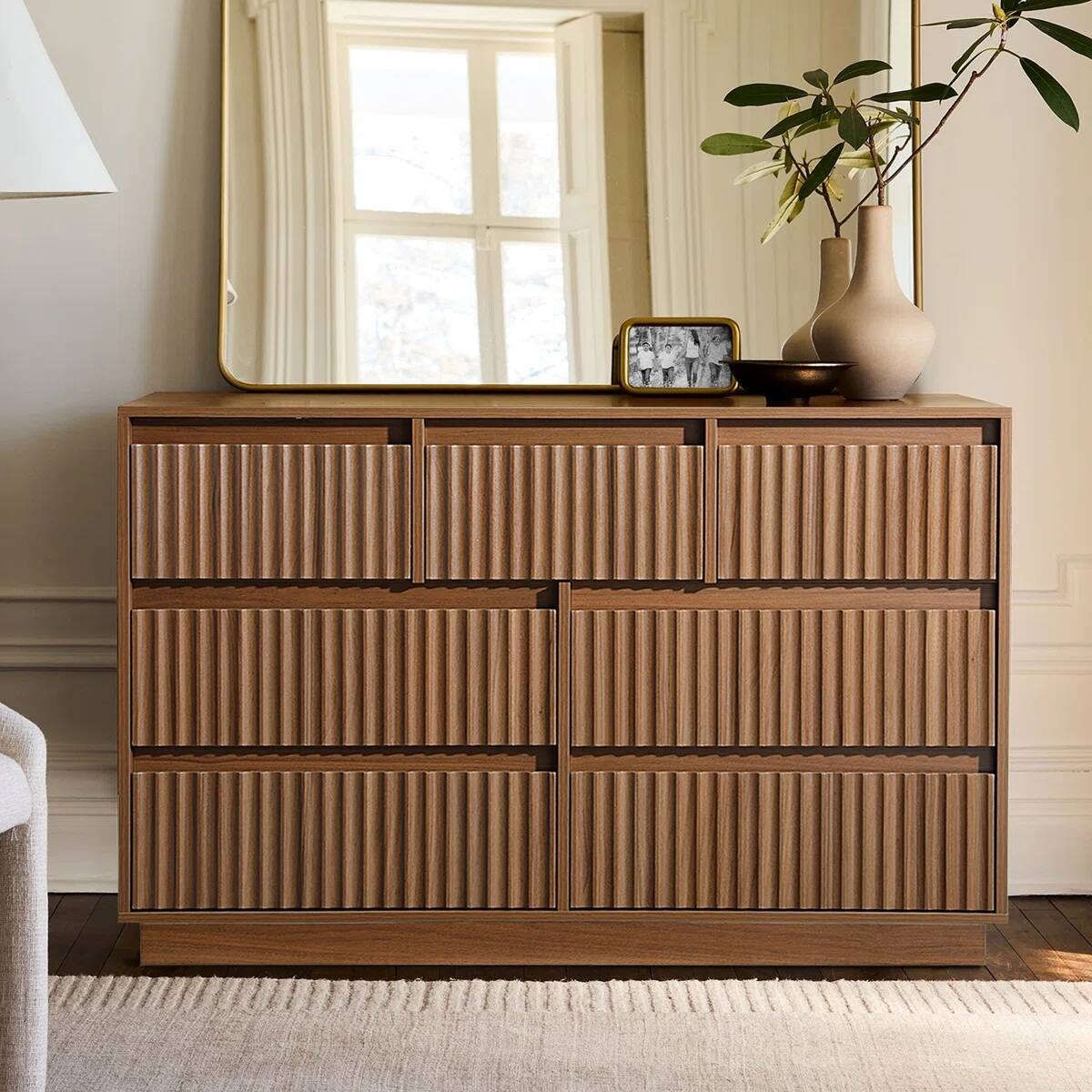 Left. Koligey - 7-Drawer Dresser 47"W Double Dresser With Waveform Fluted Panel - brown.