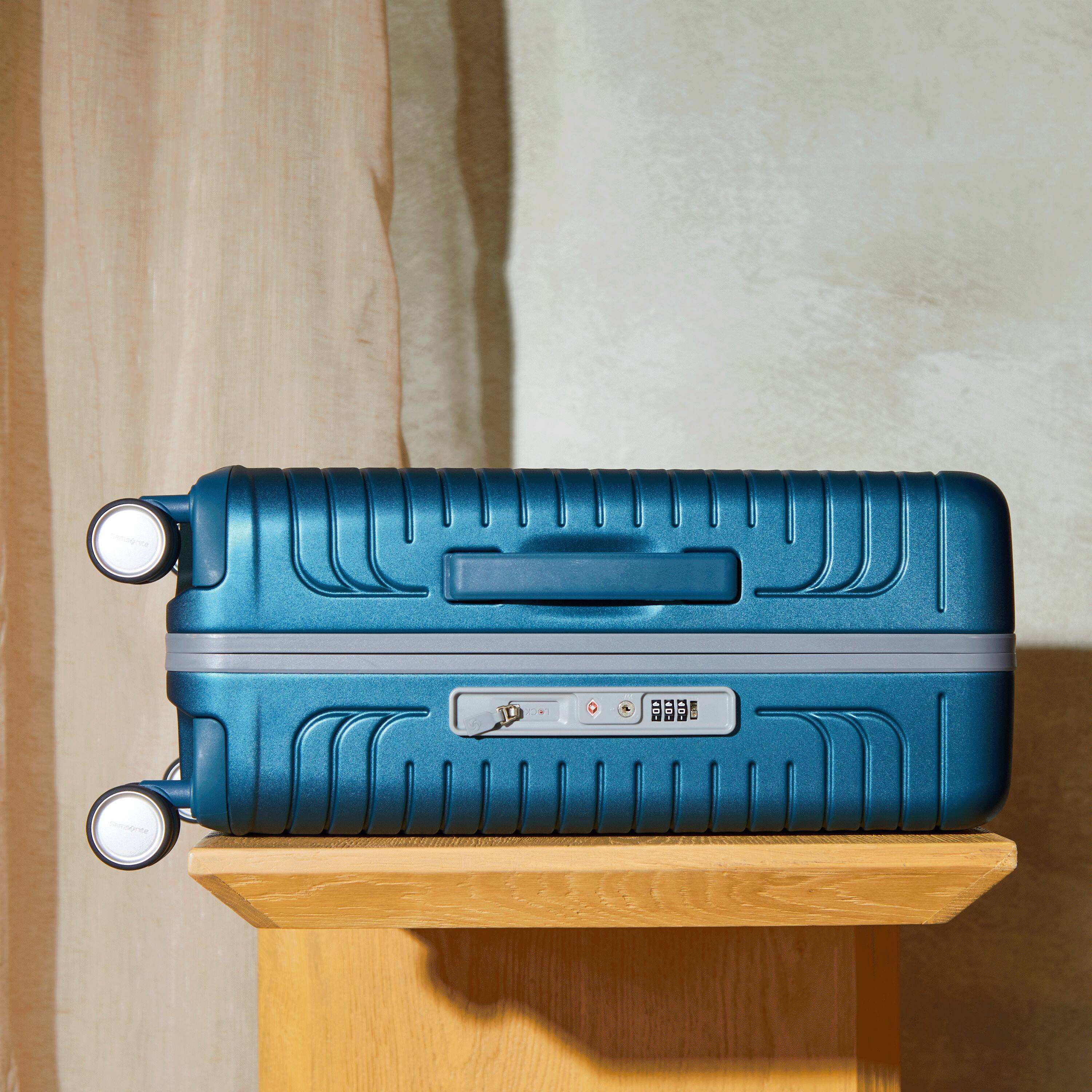 Alt View 5. Samsonite - Framelock Max Large Spinner Suitcase - Emerald Teal.