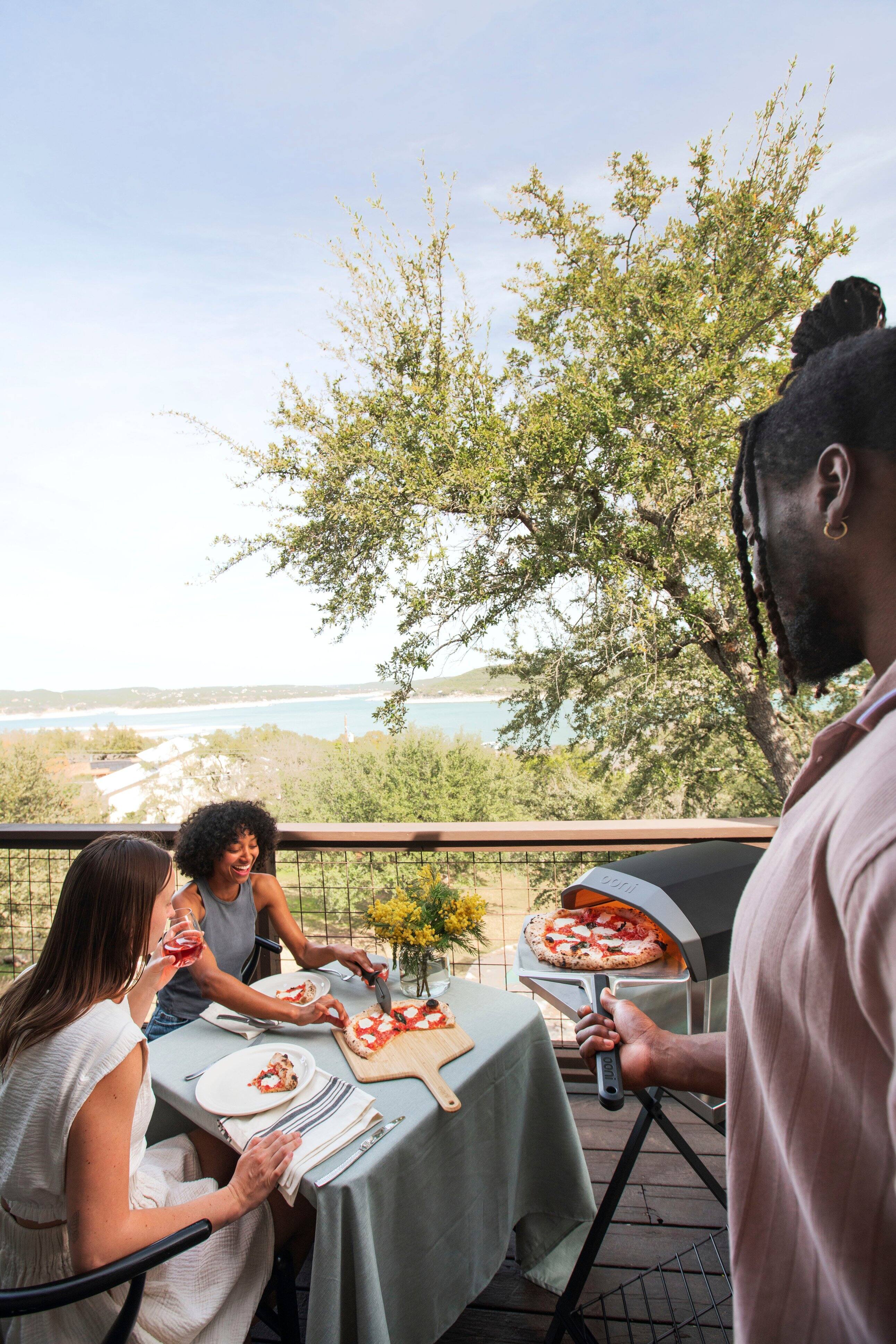 Alt View 25. Ooni - Koda 12 Gas-Powered Outdoor Pizza Oven - Black.