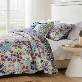 Barefoot Bungalow - Perry Reversible Quilt And Pillow Sham Set - King 105x95", Multicolor - Multi
