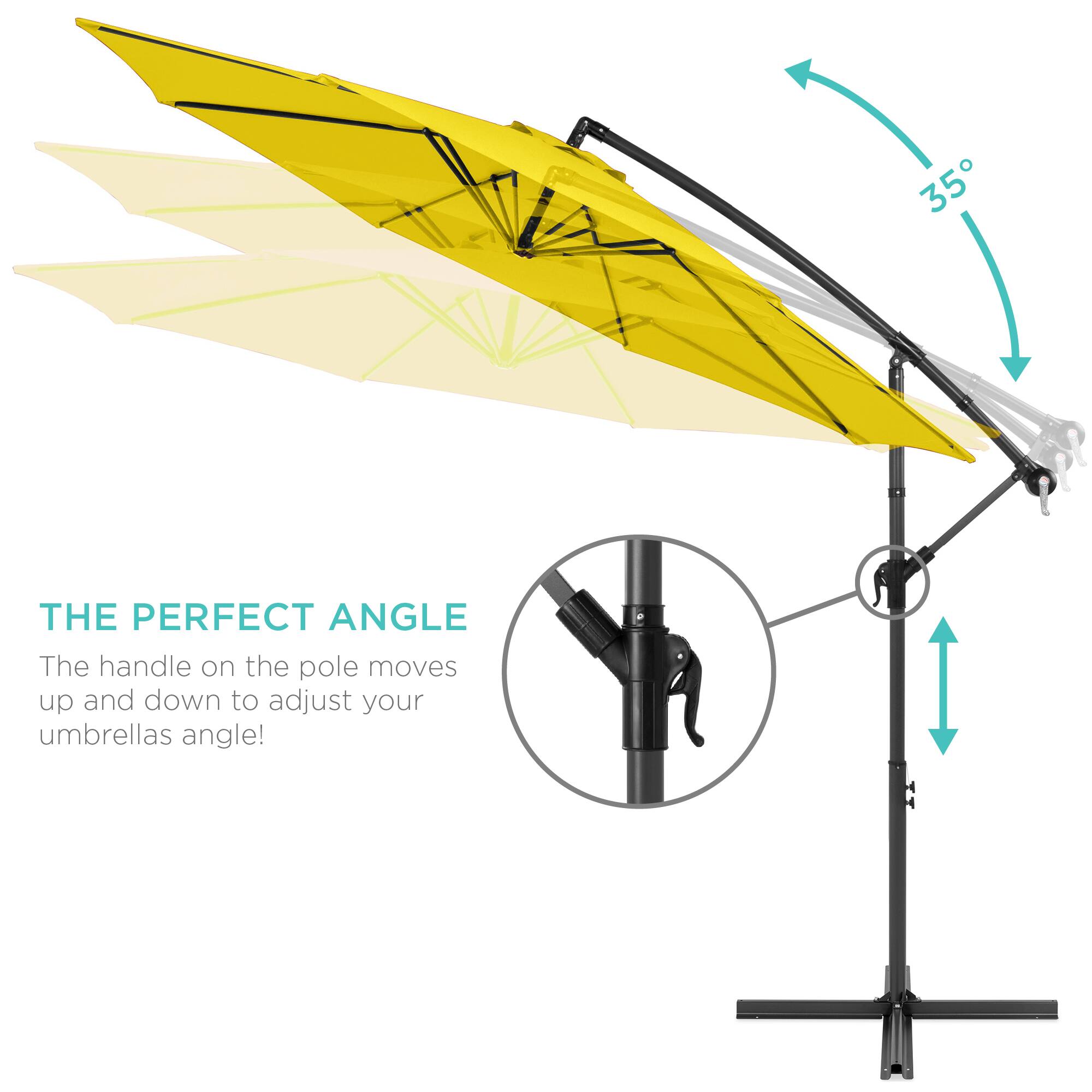 THE PERFECT ANGLE

The handle on the pole moves up and down to adjust your umbrella's angle!
