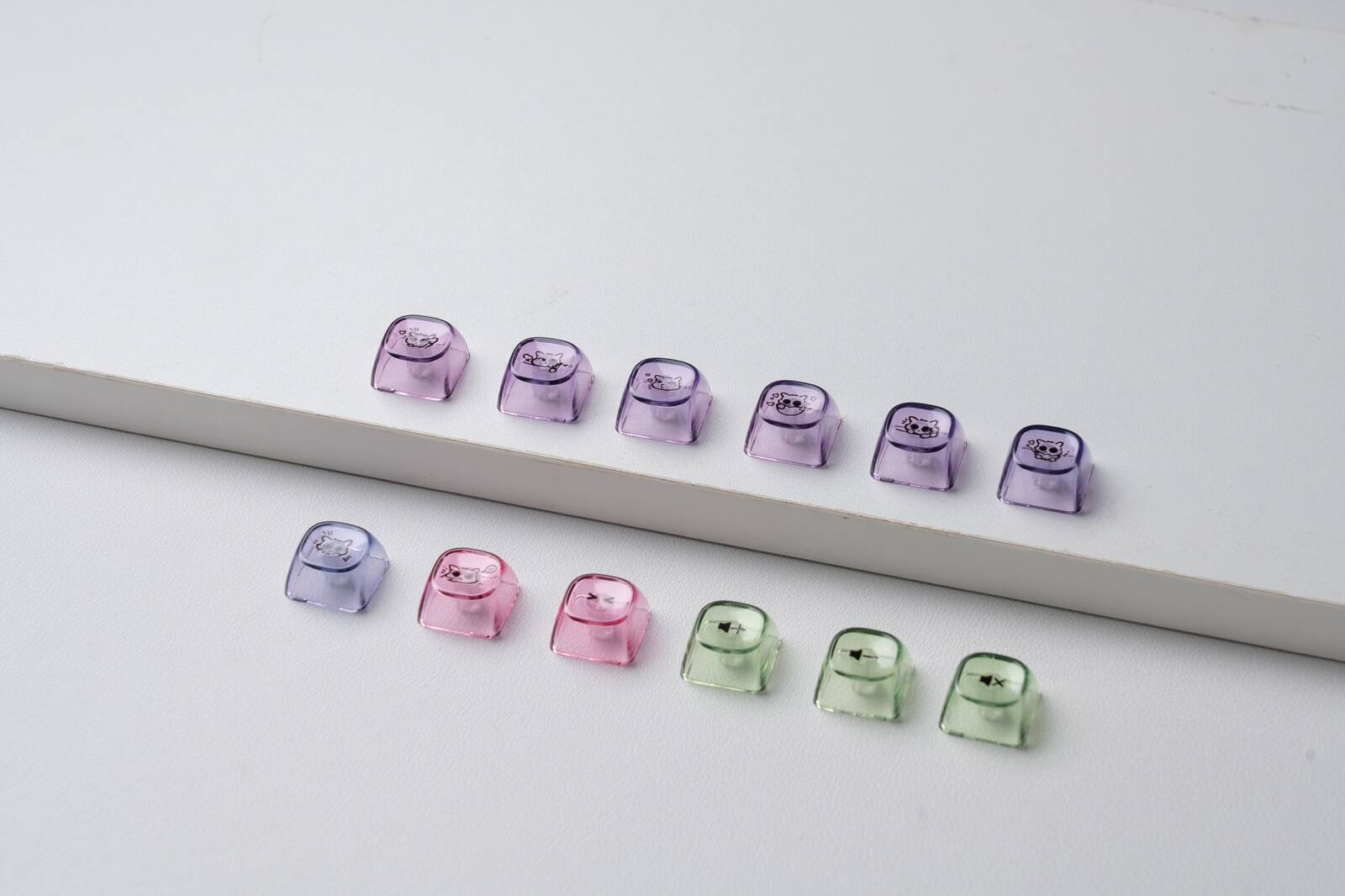 Angle. Womier - 125 Keys Clear Custom Key Cap,MOA Profile Transparent Shine Through Key caps for Mx Switches Mechanical Keyboard - Purple-125 Keys.