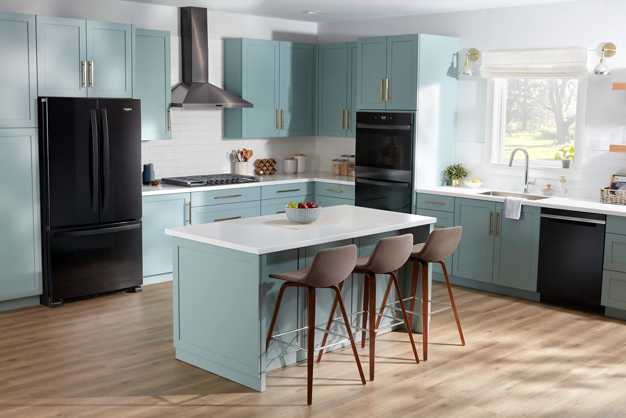 Alt View 18. Whirlpool - Whirlpool - 36" Built-In Gas Cooktop with 5 Burners and EZ-2-Lift Hinged Cast-Iron Grates - Black.