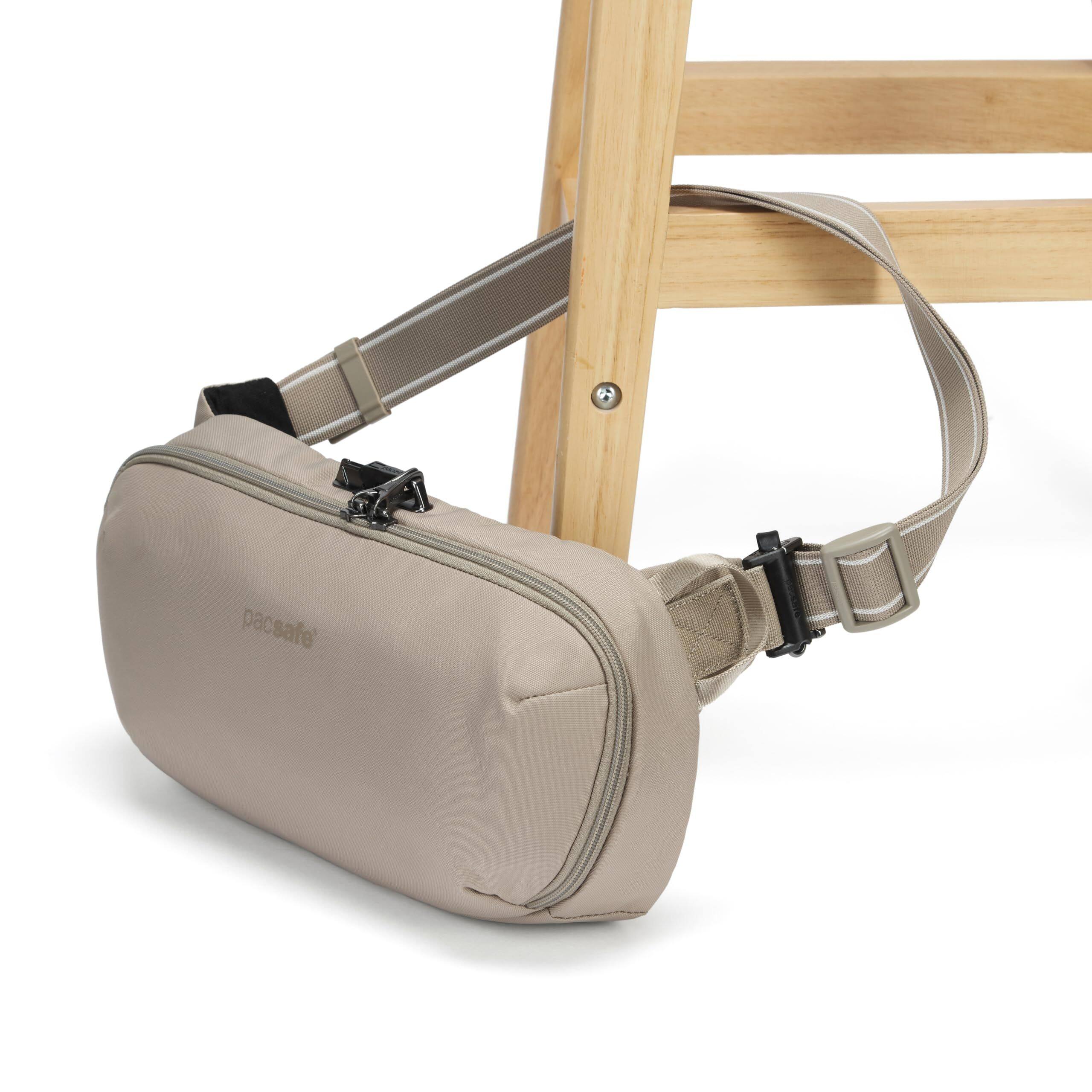 Back. Pacsafe - Metrosafe X Urban Sling - Beige.