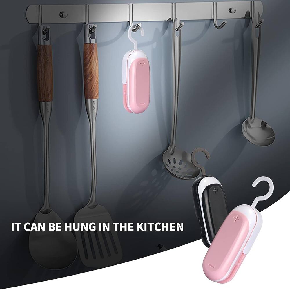 IT CAN BE HUNG IN THE KITCHEN