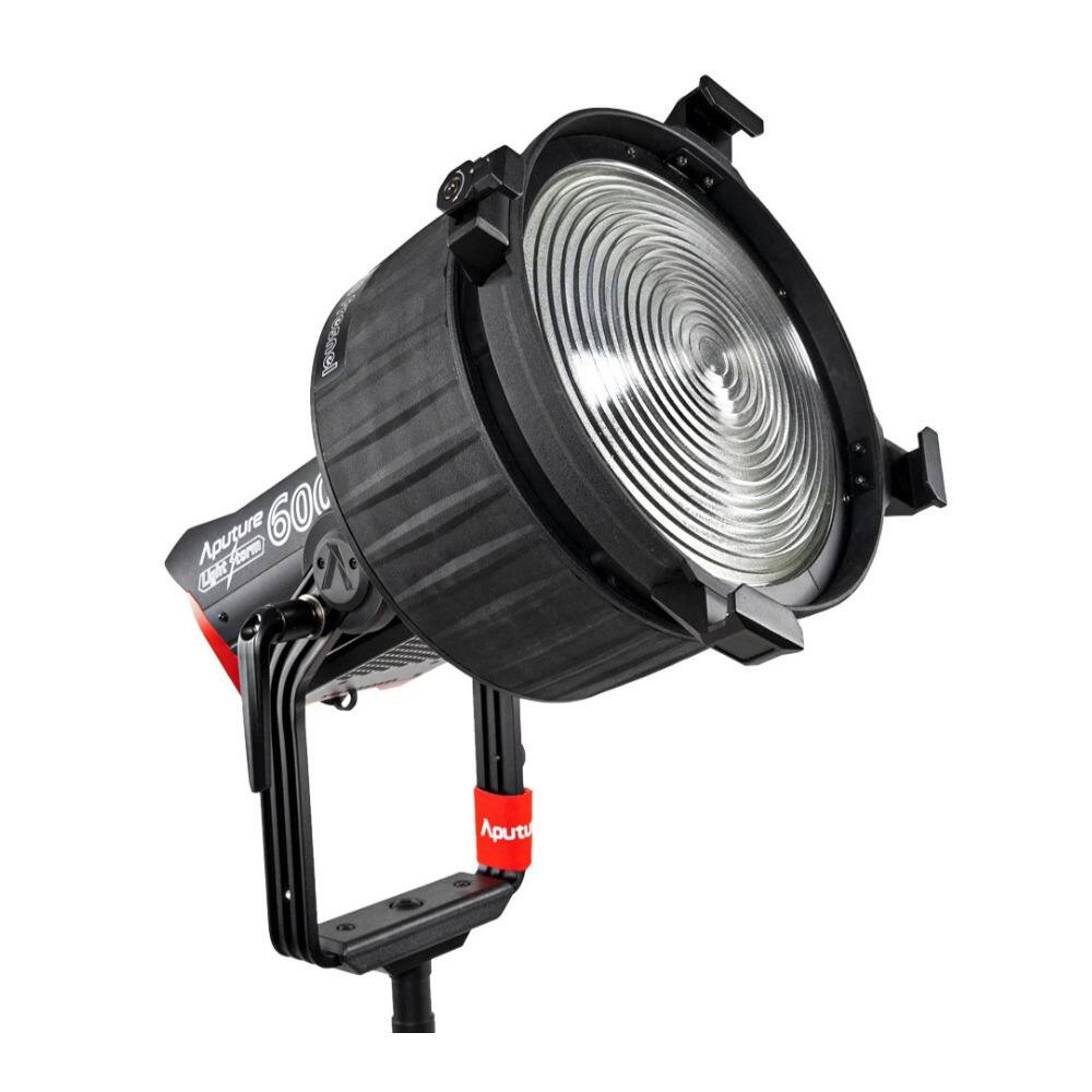 Aputure 600 Pro  
Light Storm