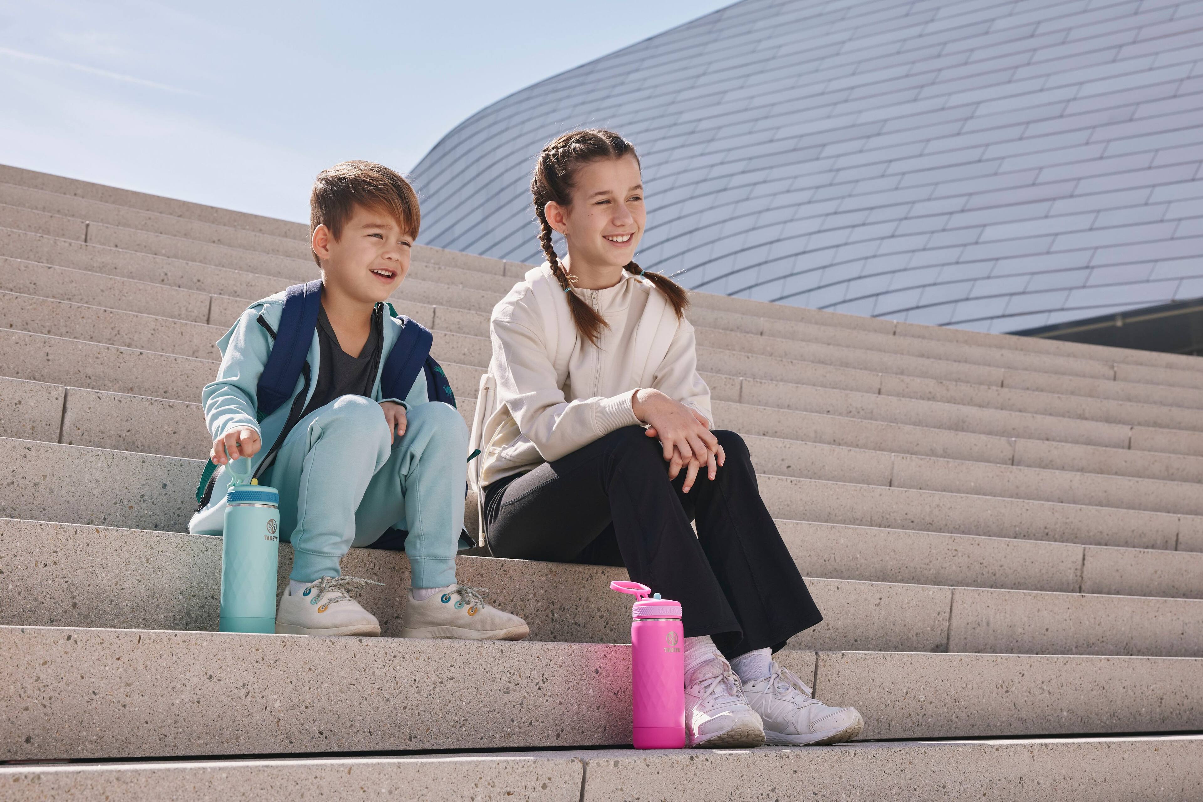 The text on the image is "LLIN 2 1000W."