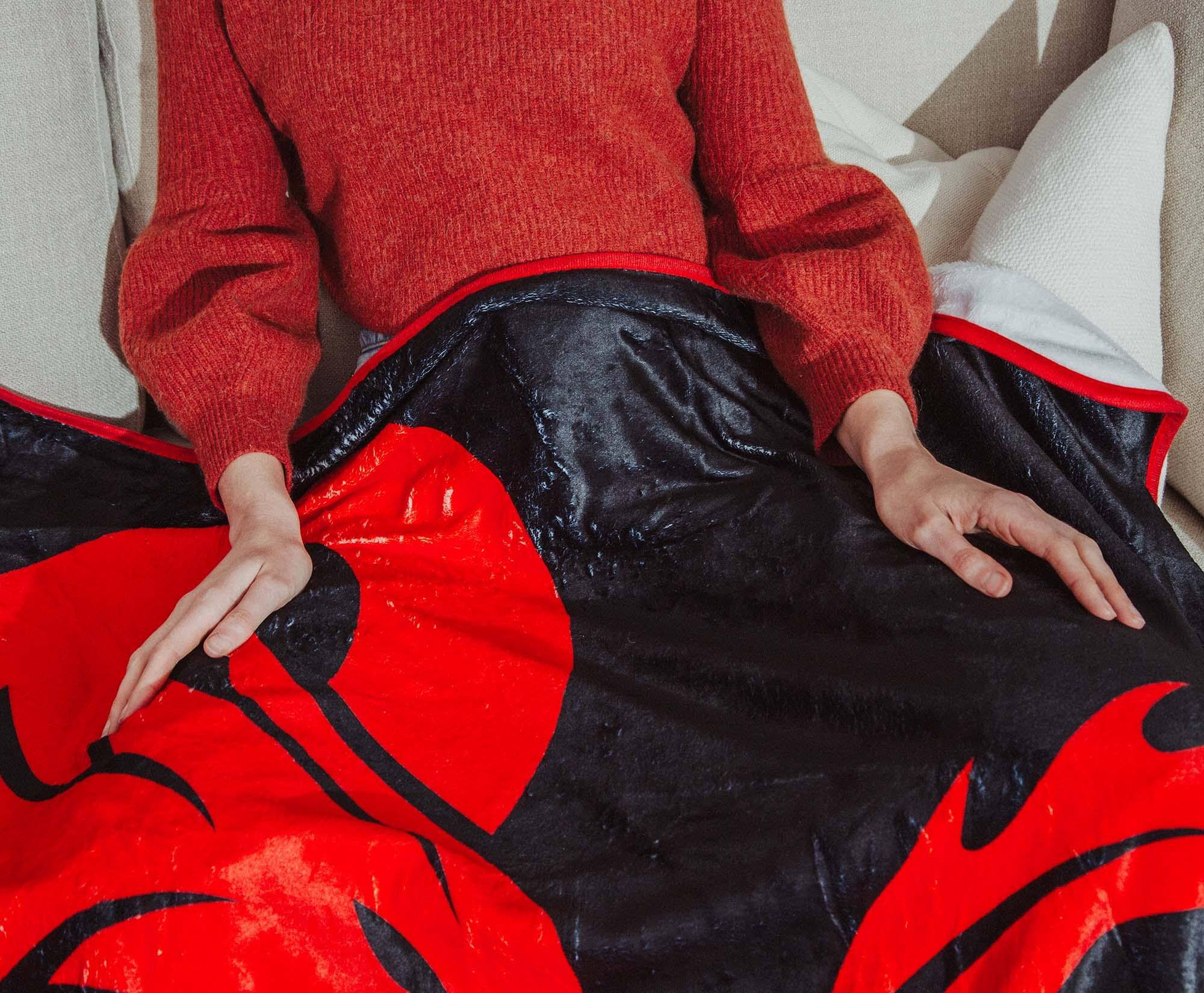 Alt View 4. Surreal Entertainment - Dungeons & Dragons Logo Fleece Throw Blanket | 45 x 60 Inches - Red.