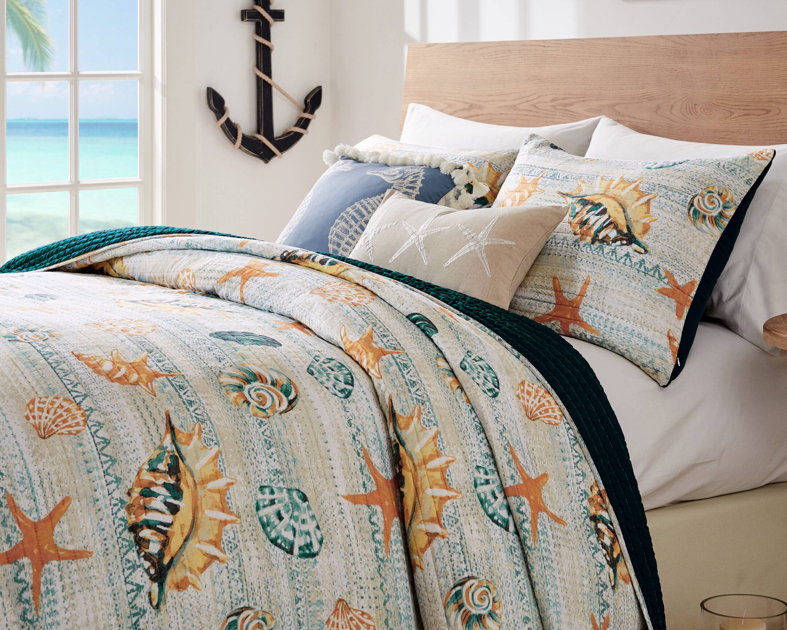 Angle. BreeBe - Kona Quilt Set - 2 Piece Twin/XL - Ocean.