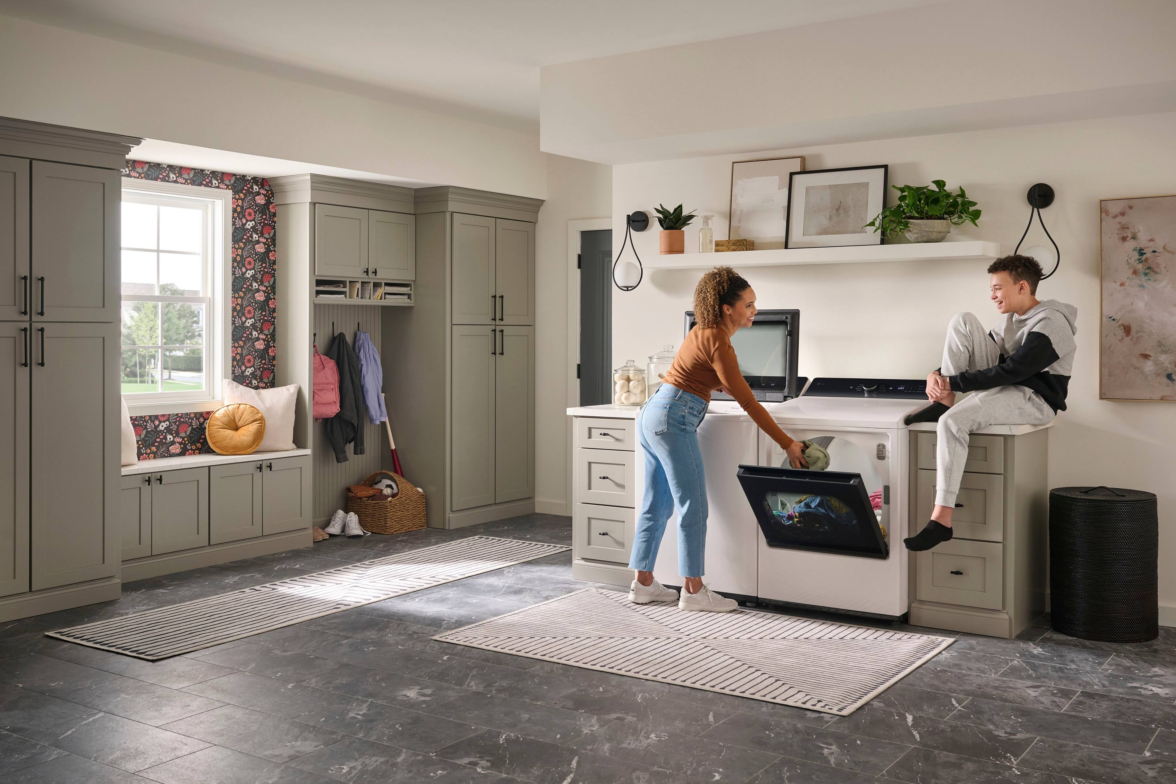 Alt View 27. LG - 7.3 Cu. Ft. Smart Electric Dryer with EasyLoad Door - Alpine White.