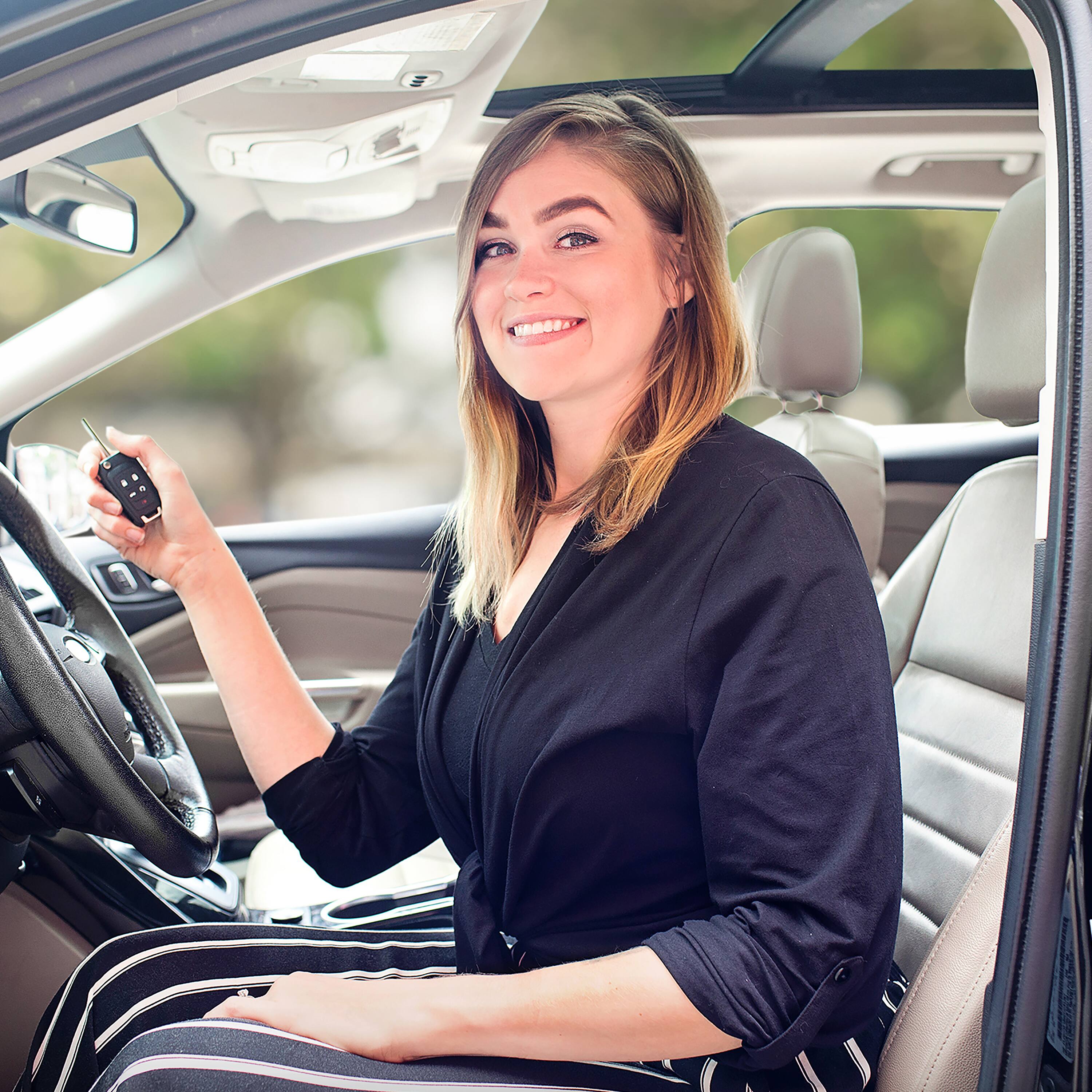 Alt View 2. Car Keys Express - Car Keys Express Flip Key Remote Replacement Case - GM 5 Button Black Shell Only; No Electronics - Black.