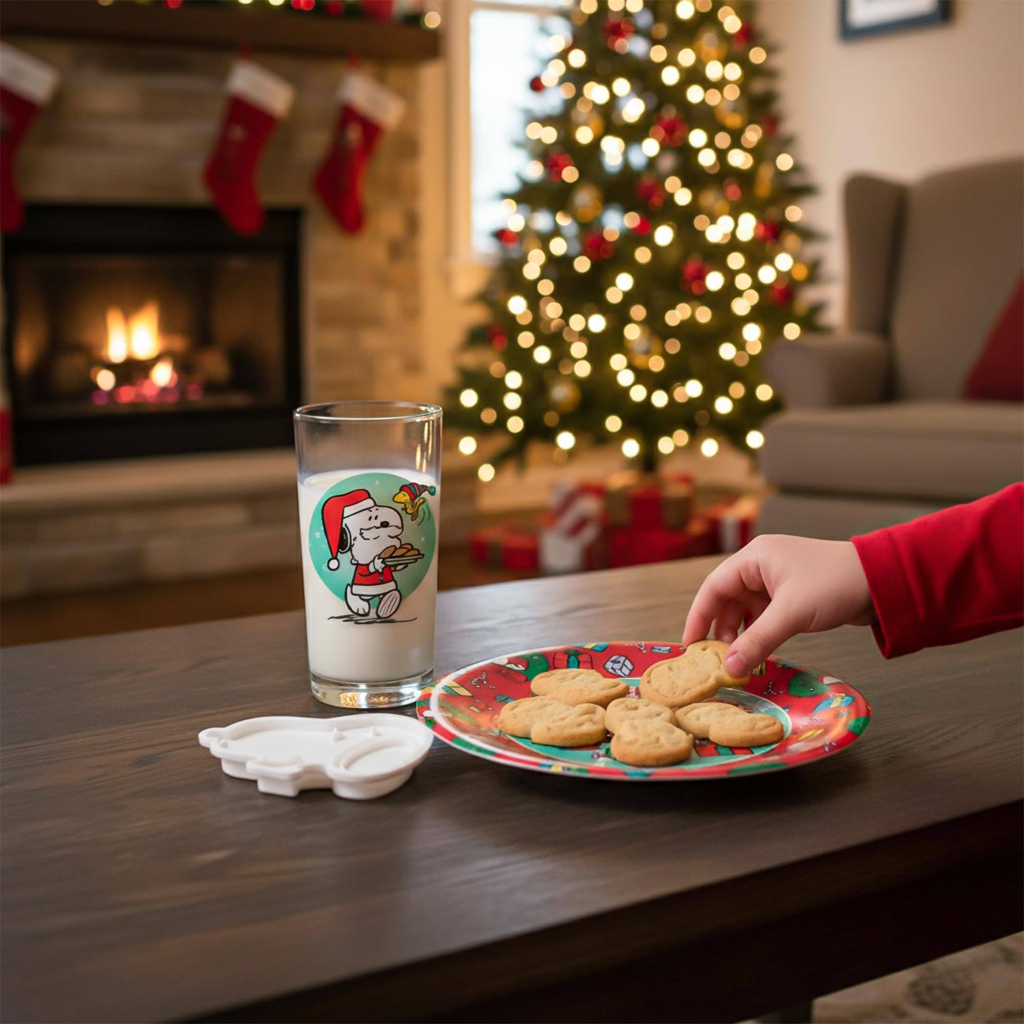 Alt View 2. ICUP - Peanuts "Thank You, Santa" Gift Set | Glass, Plate, and Cookie Cutter - Multi-Colored.