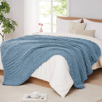 Front. blue - Paaaawaters Chunky Knit Blanket Throw,Soft Chenille Yarn Throw,Handmade Thick Cable Knit Crochet Blanket - color:AiryBlue+size:50"x60".