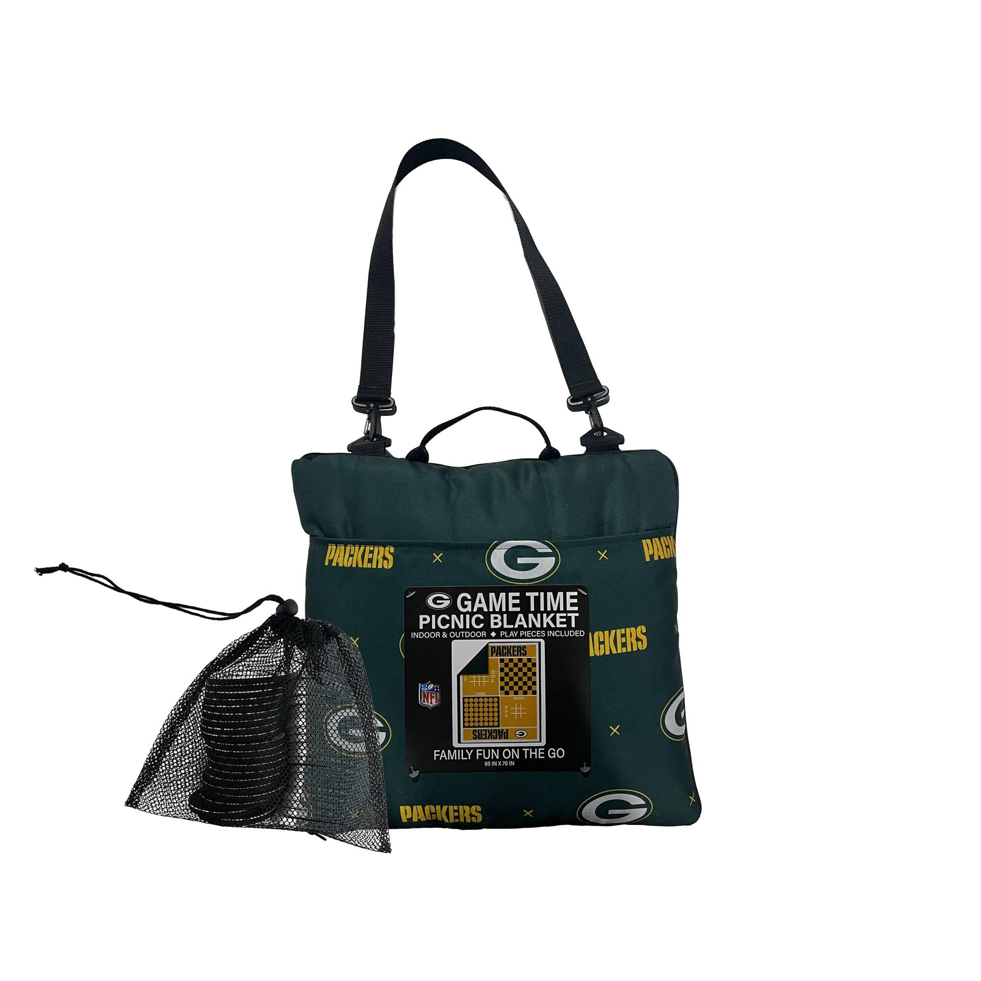 PACKERS x G x PACK G GAME TIME PICNIC BLANKET n & OUTDOOR . PLE PELEA NCLUDED PACKERS ICKERS NF PACKERS FAMILY FUN ON THE GO ar.S x PACKERS G