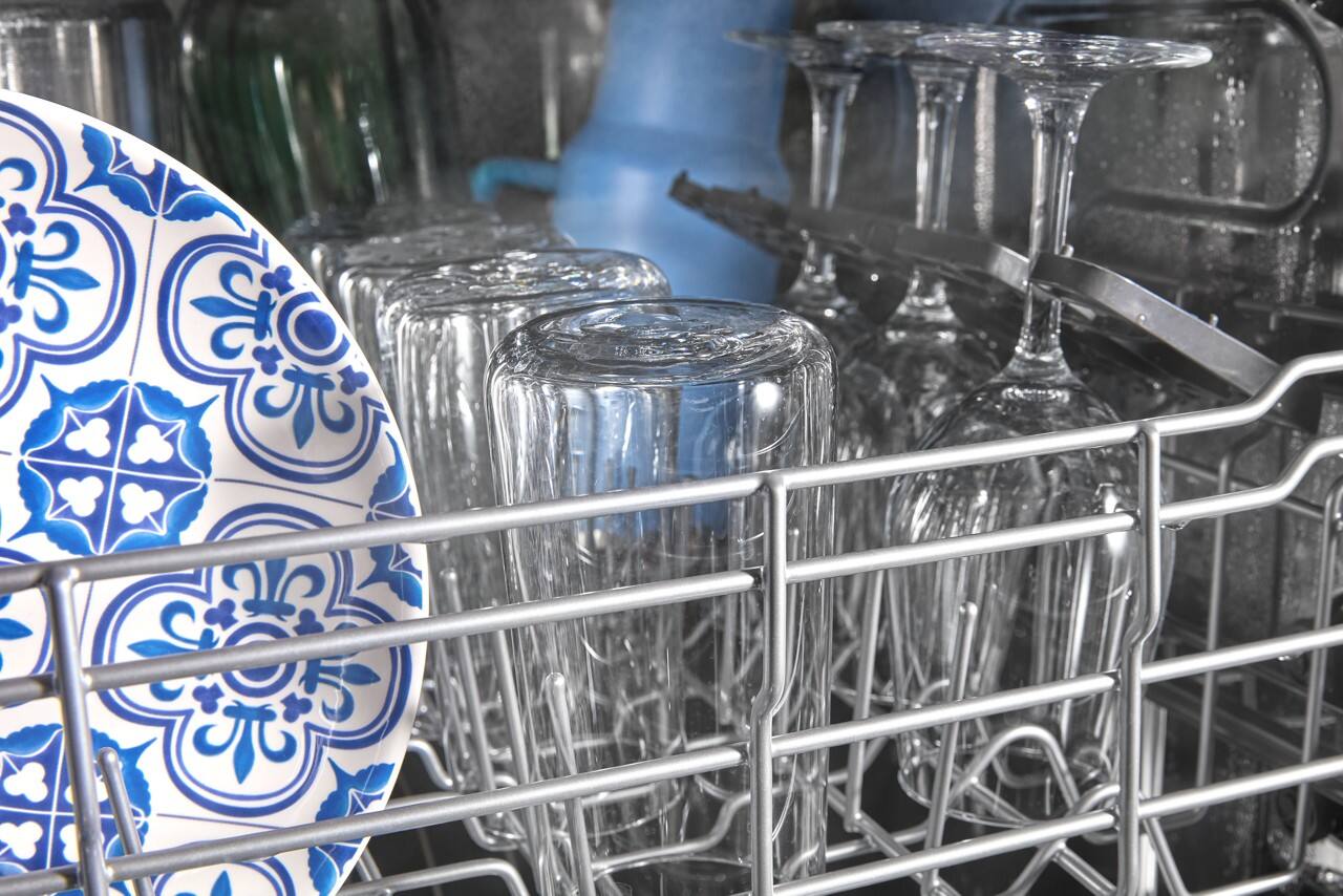 Alt View 10. Maytag - 24" Front Control Built-In Stainless Steel Tub Dishwasher with PowerBlast Cycle and 50 dBA - White.