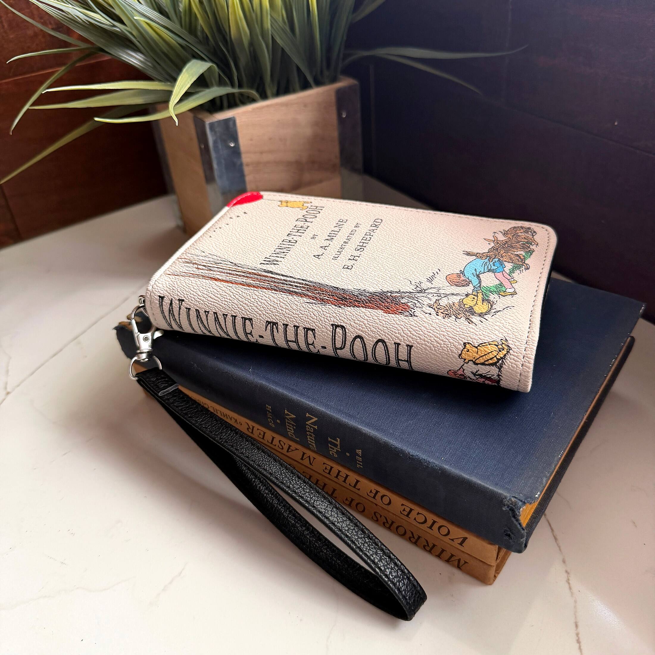 POOR y CR WISNIB-THE-POO 1 MILNE ILLEHTEATEOR SHEPARD 2 A H E e WIwRTHe.PooH - SEYNT  Mind ASTER Natura The M 1134  THE L OL OF NOICE

WINNIE-THE-POOH
A. A. MILNE
ILLUSTRATED BY E. H. SHEPARD

The
ATLANTIC
MONTHLY
A JOURNAL OF LITERATURE
AND
POLITICS