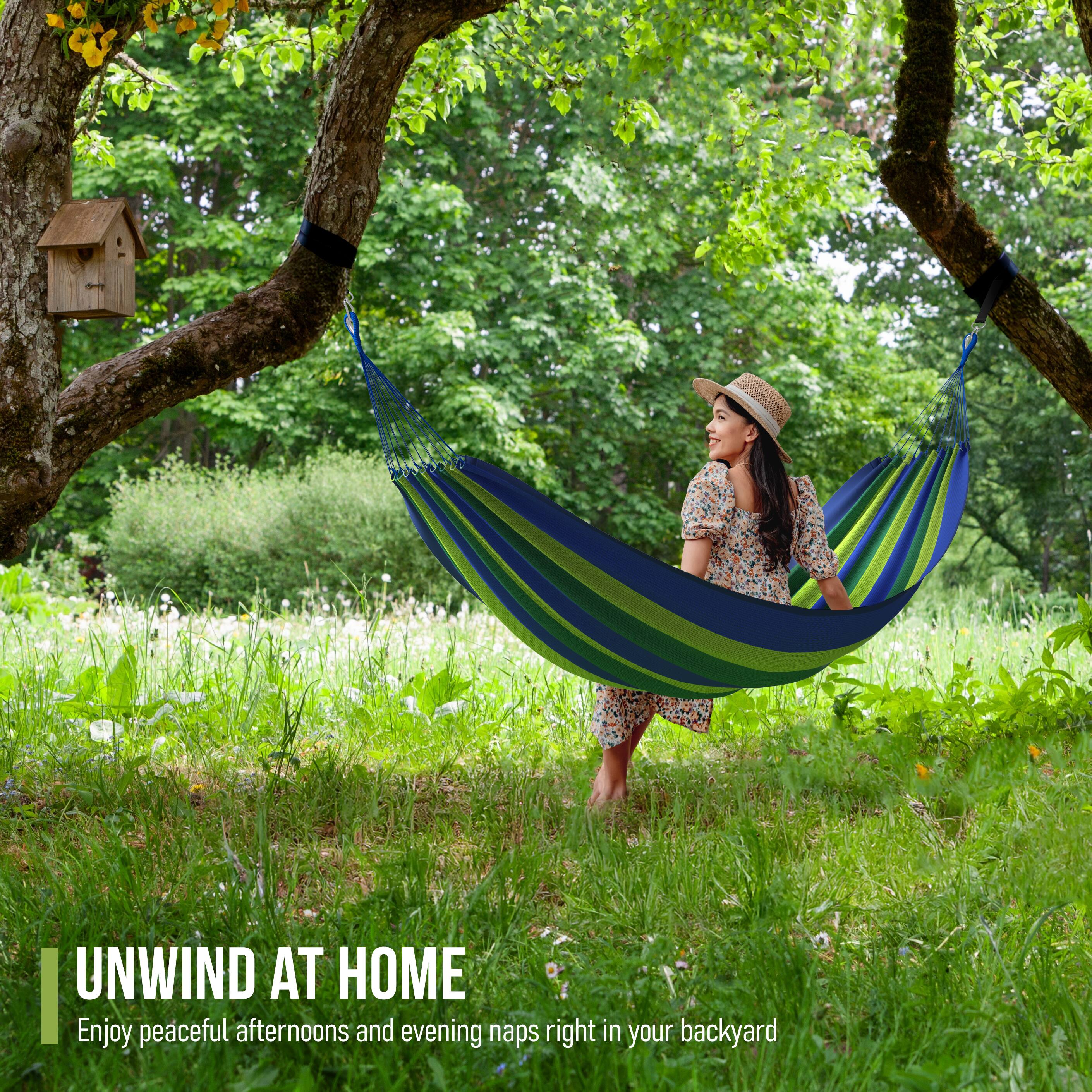 UNWIND AT HOME  
Enjoy peaceful afternoons and evening naps right in your backyard