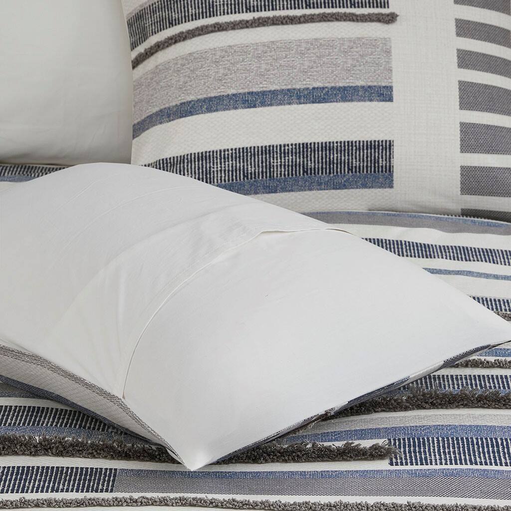 Alt View 2. Gracie Mills - Gracie Mills Oconnor 3 Piece Boho Cotton Printed Duvet Cover Set with Trims - Navy.