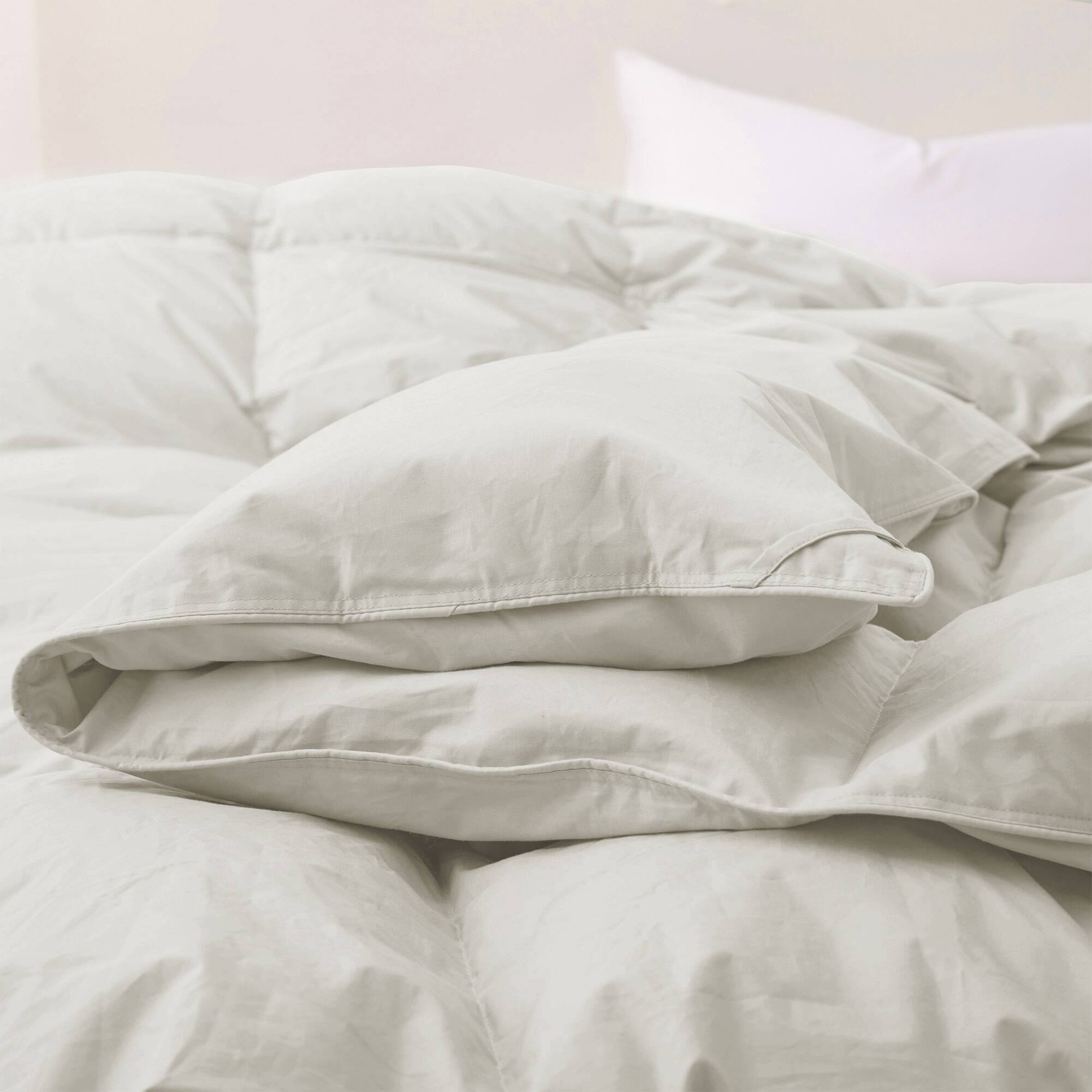 Left. Puredown - Puredown Luxurious 300TC 100% Organic Cotton Down Feather Fiber Comforter, Oatmeal, Twin - Oatmeal.
