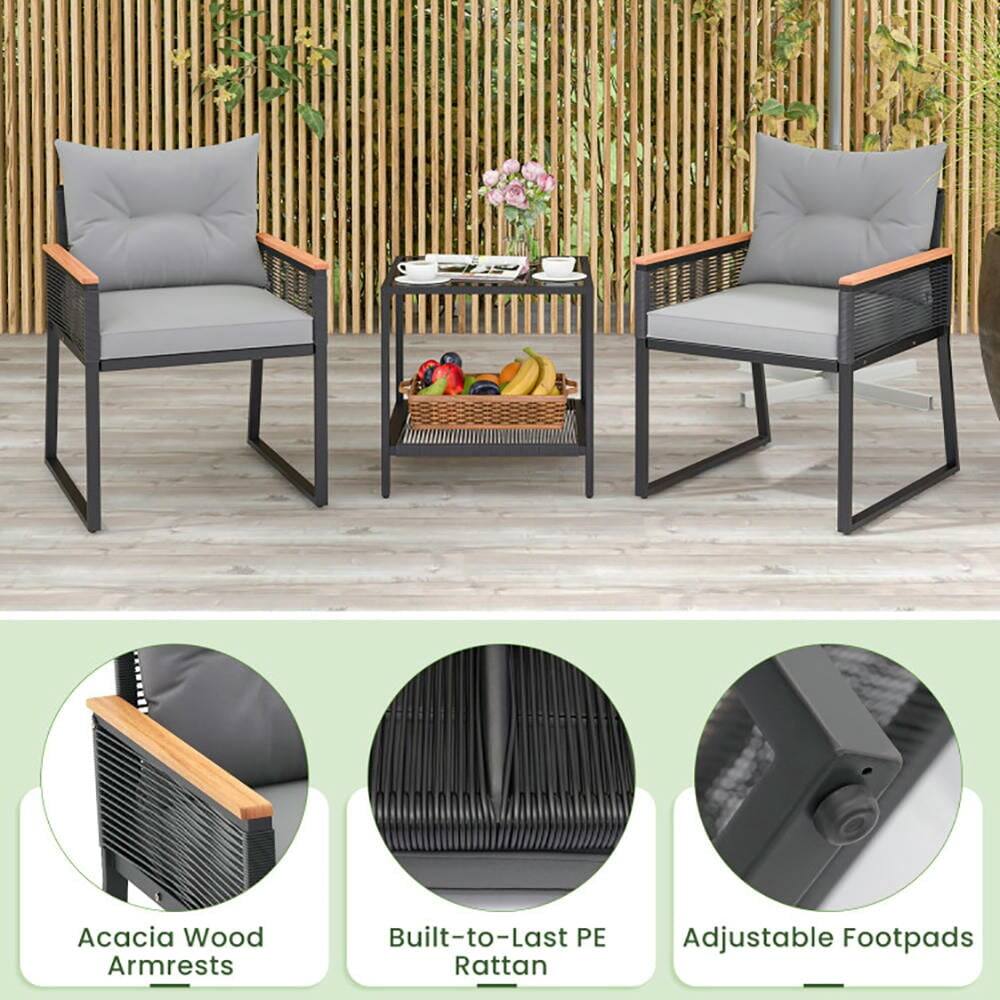 Acacia Wood Armrests  
Built-to-Last PE Rattan  
Adjustable Footpads