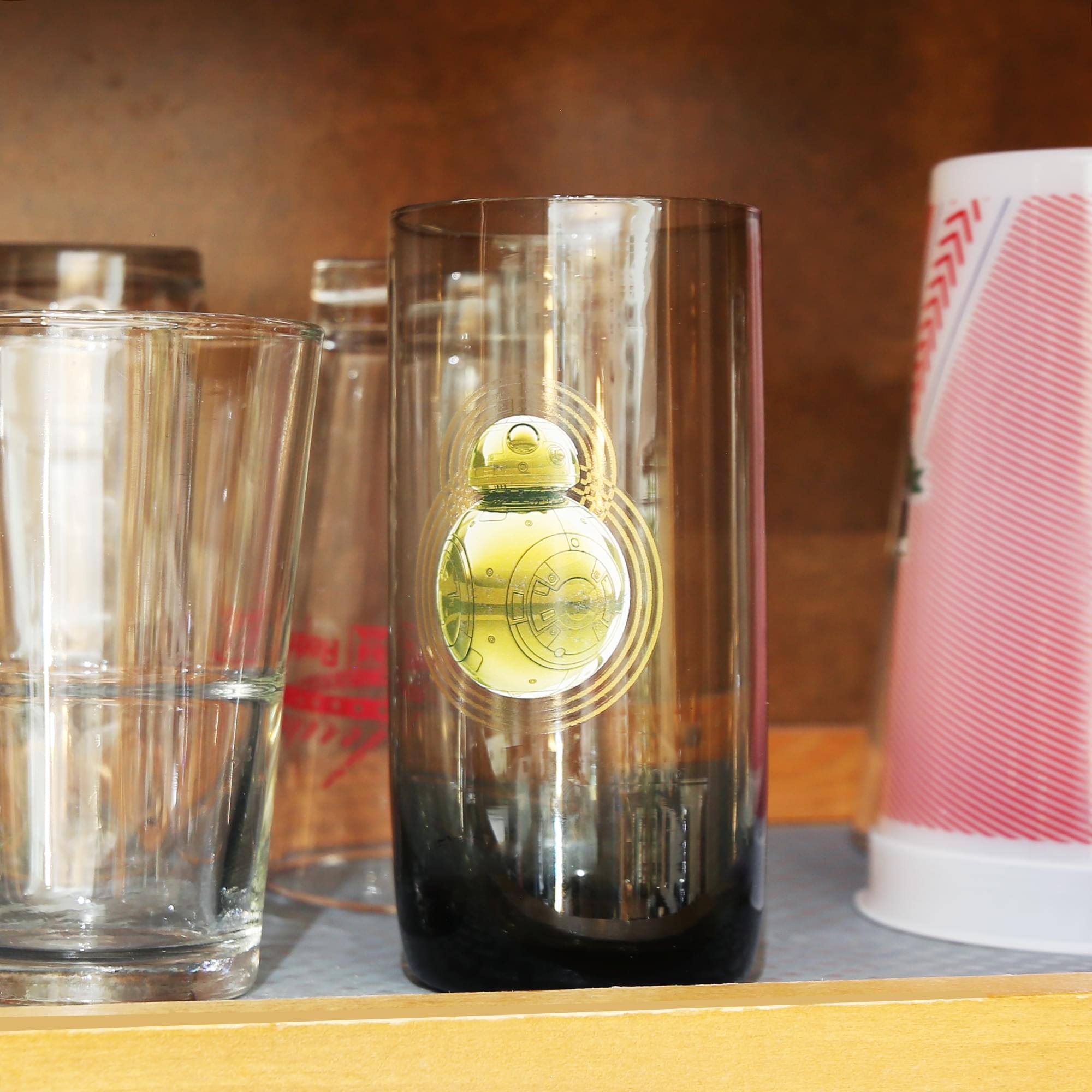 Alt View 4. Star Wars - Star Wars: The Force Awakens 20oz Black Glass Tumbler - BB-8 - Black.