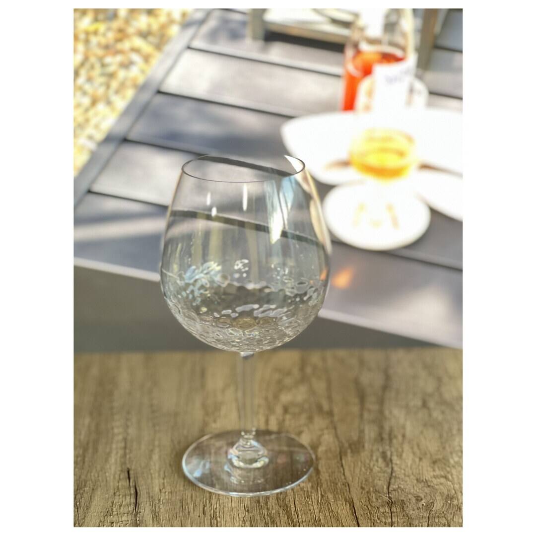 Angle. APRILSOUL - Plastic Wine Glasses Set of 4 BPA Free Tritan Hammer Unbreakable Red White Wine Glasses - white.