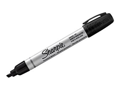 Sure, here is the corrected and grouped text from the image:

- **Brand:** Sharpie
- **Product:** Permanent Marker
- **Tip Type:** Chisel Tip
- **Tip Size:** 2mm
- **Tip Description:** Chisel Tip / Pointe Biseel / Puntada Biselada
- **Color:** Black
- **Text on Cap:** Sharpie